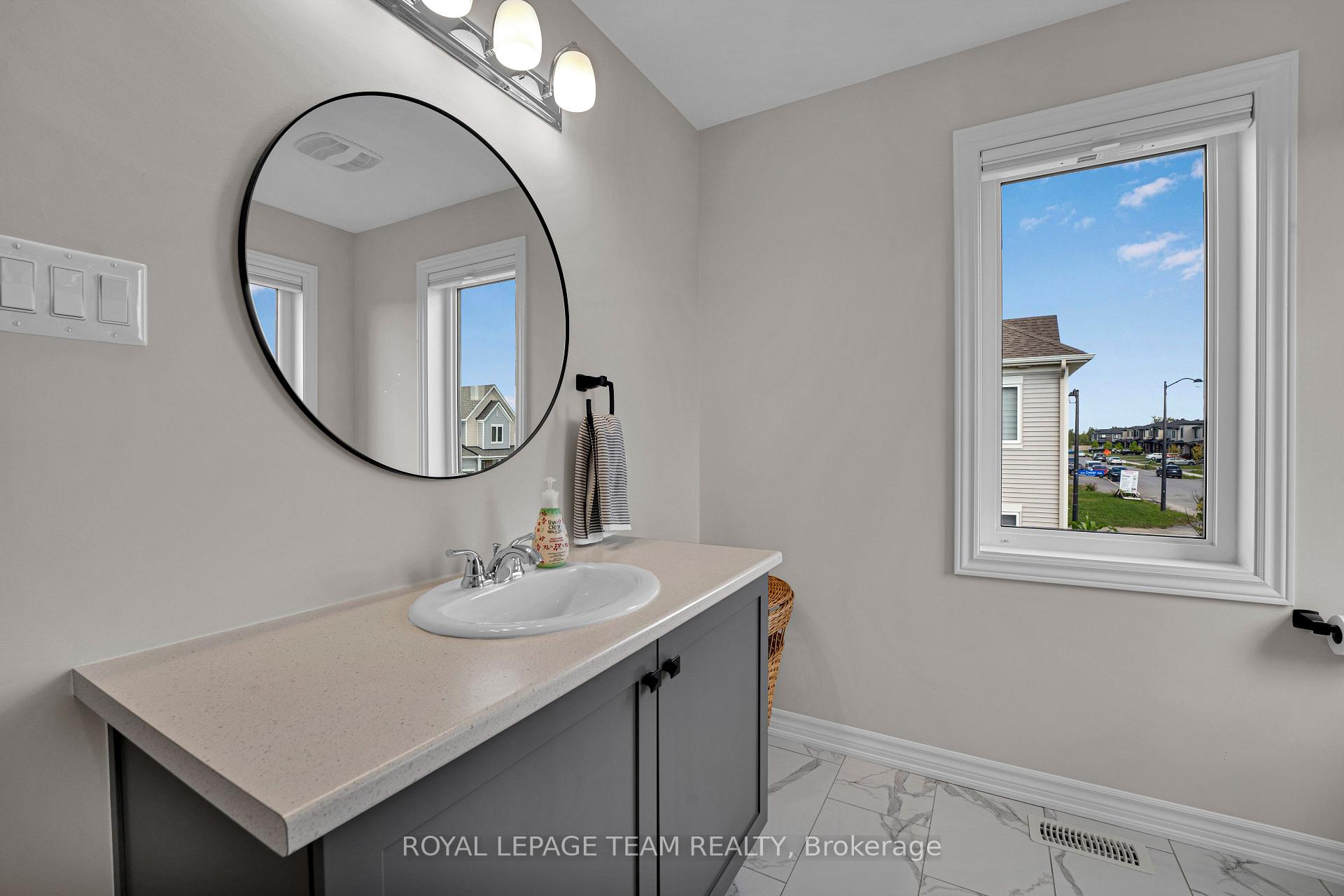 Photo 26 of 521 Loury Row, Ottawa, Chapel Hill South - Orleans Village — HOMEH
