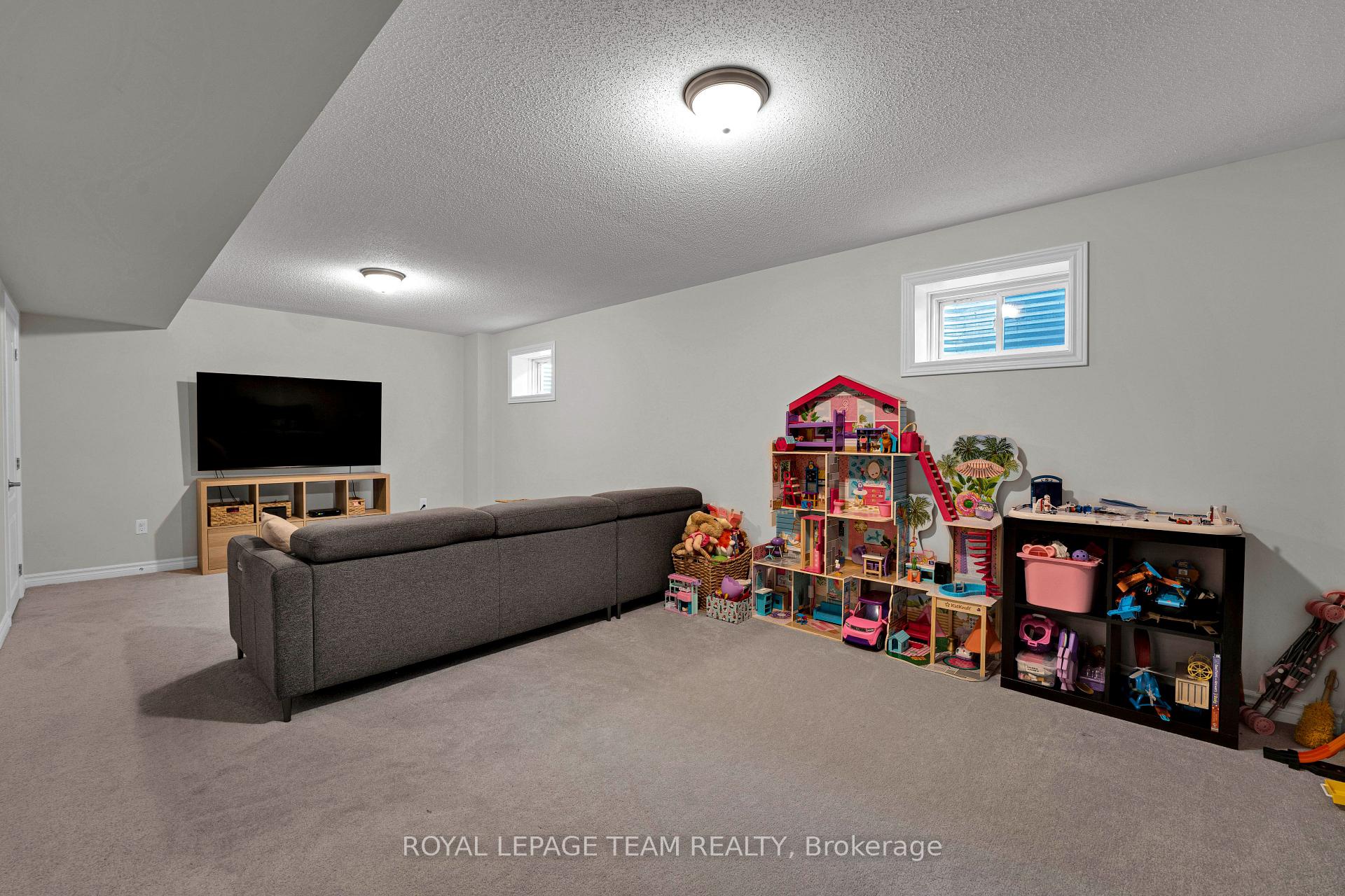 Photo 28 of 521 Loury Row, Ottawa, Chapel Hill South - Orleans Village — HOMEH