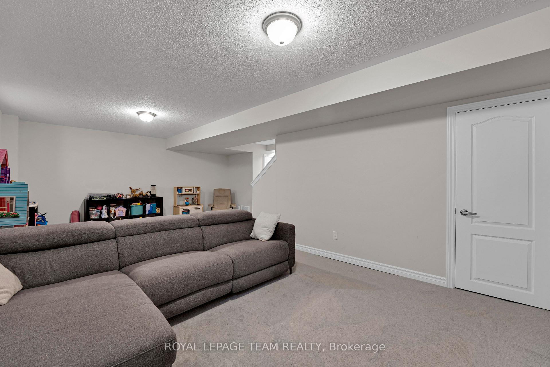Photo 29 of 521 Loury Row, Ottawa, Chapel Hill South - Orleans Village — HOMEH