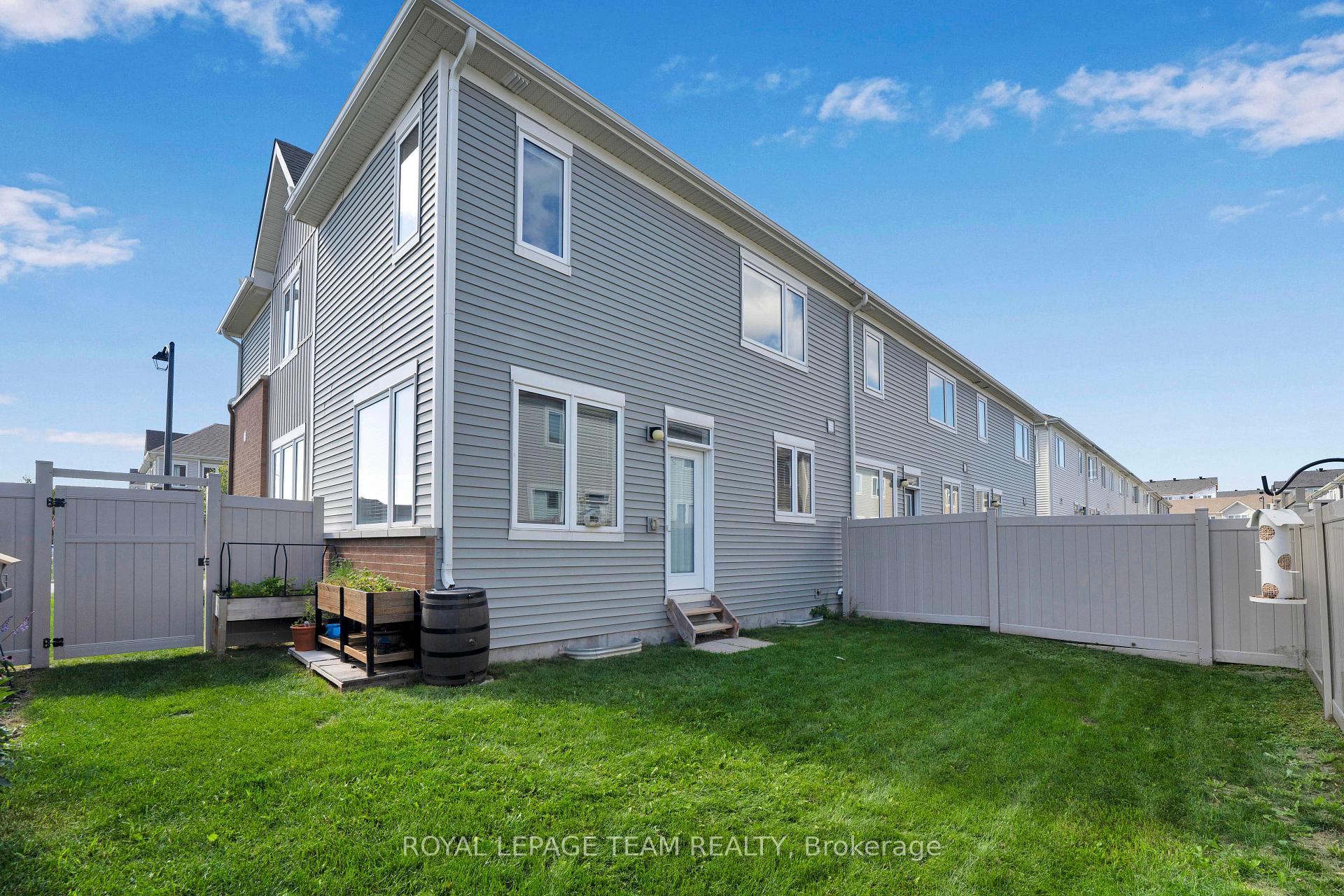 Photo 31 of 521 Loury Row, Ottawa, Chapel Hill South - Orleans Village — HOMEH