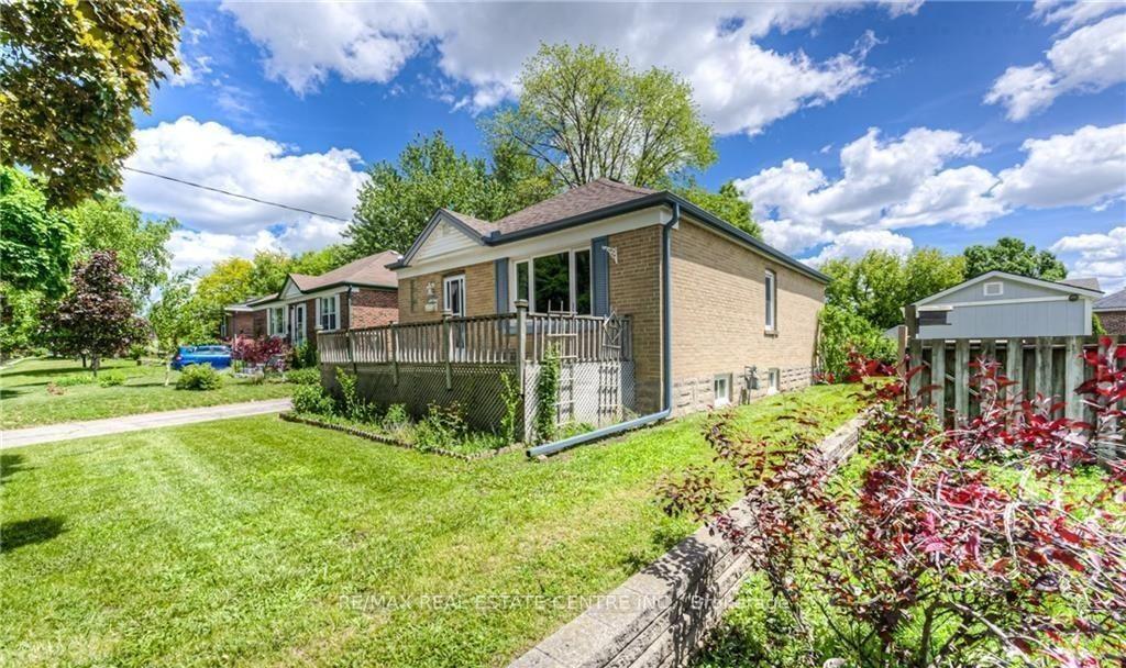 Photo 2 of Unit Upper, 15 Chelsea Road, Kitchener, Heritage Park - Kitchener — HOMEH
