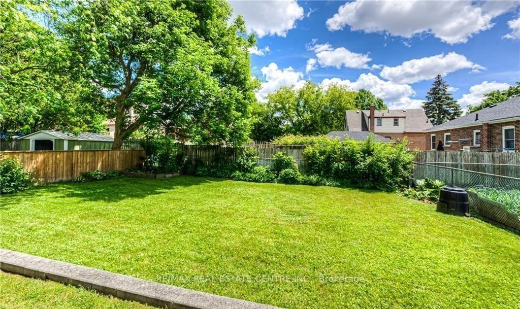 Photo 4 of Unit Upper, 15 Chelsea Road, Kitchener, Heritage Park - Kitchener — HOMEH