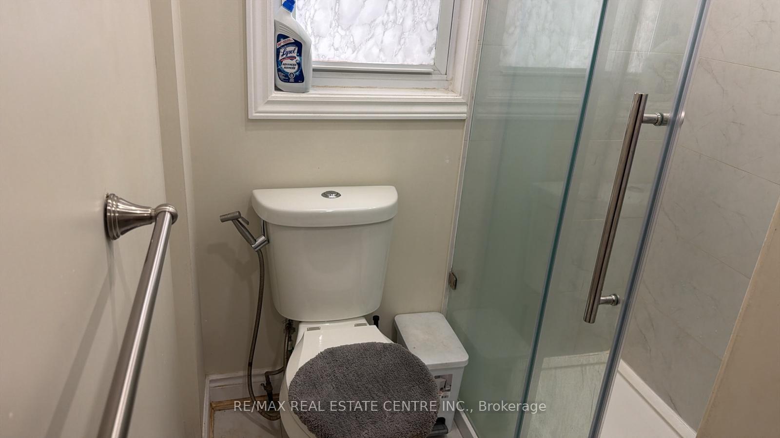 Photo 6 of Unit Upper, 15 Chelsea Road, Kitchener, Heritage Park - Kitchener — HOMEH