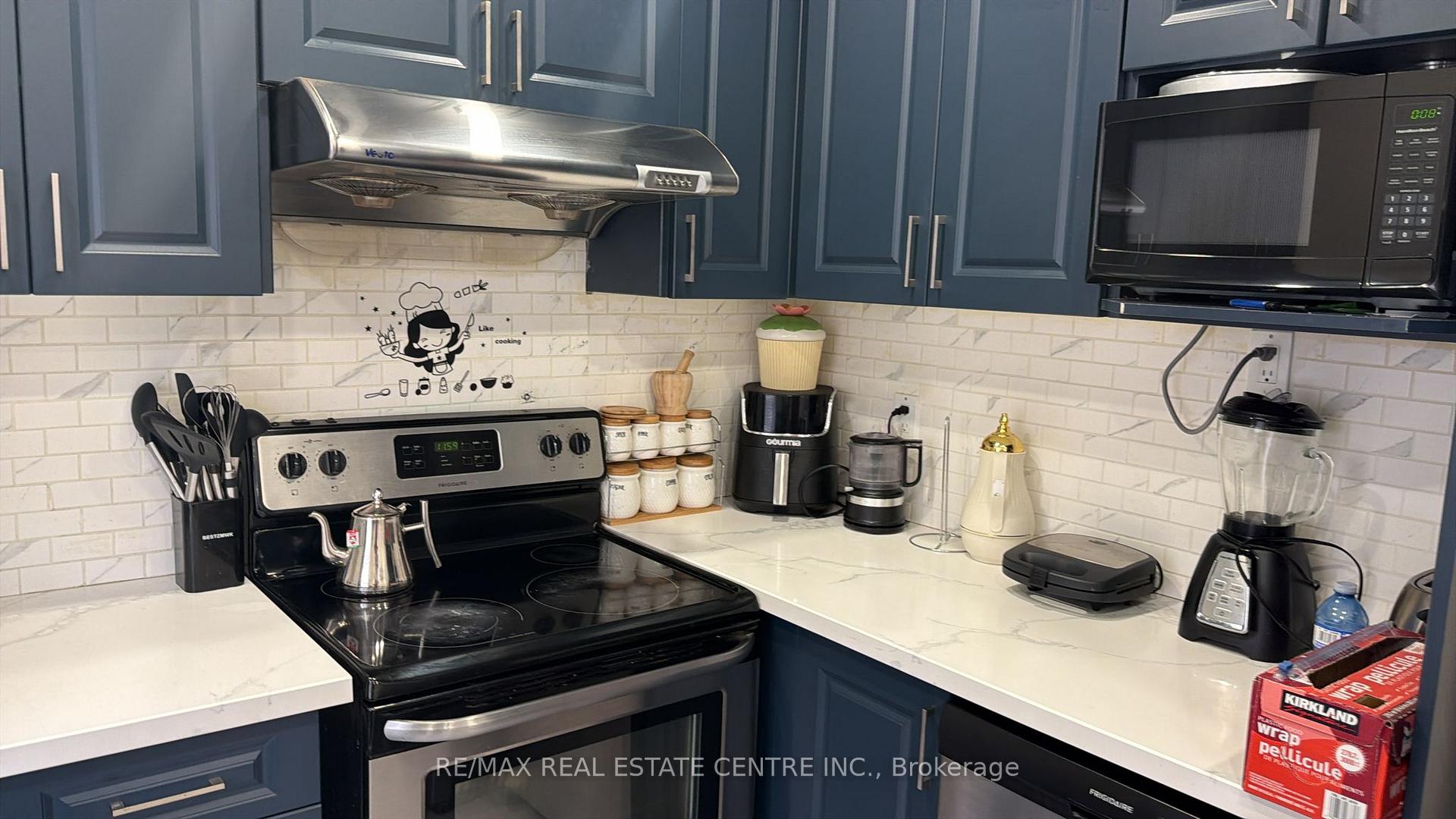 Photo 18 of Unit Upper, 15 Chelsea Road, Kitchener, Heritage Park - Kitchener — HOMEH
