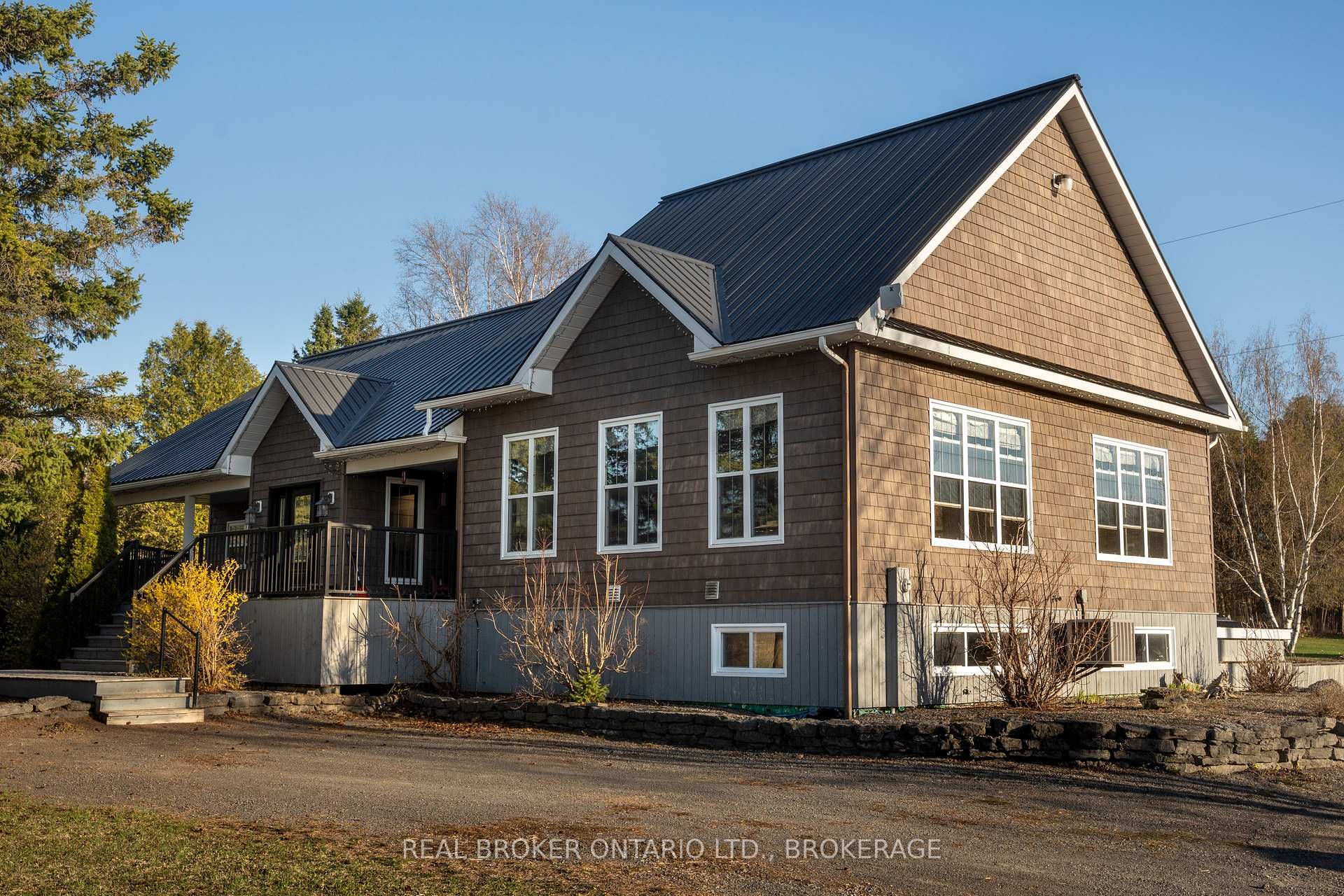 Photo of 1850 Ridge Road W