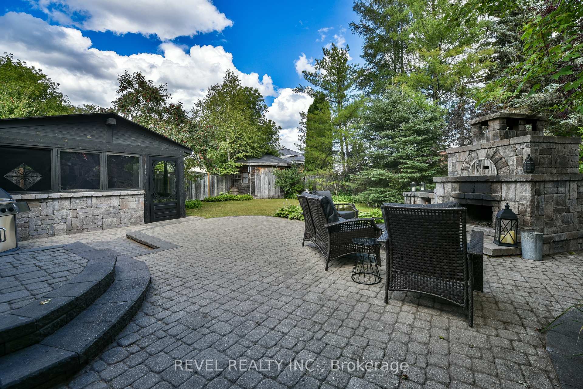 Photo 6 of 568 Tamarack Street, Timmins, TNE - North — HOMEH