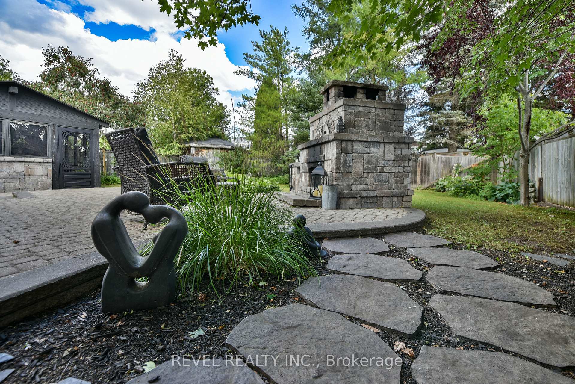 Photo 9 of 568 Tamarack Street, Timmins, TNE - North — HOMEH