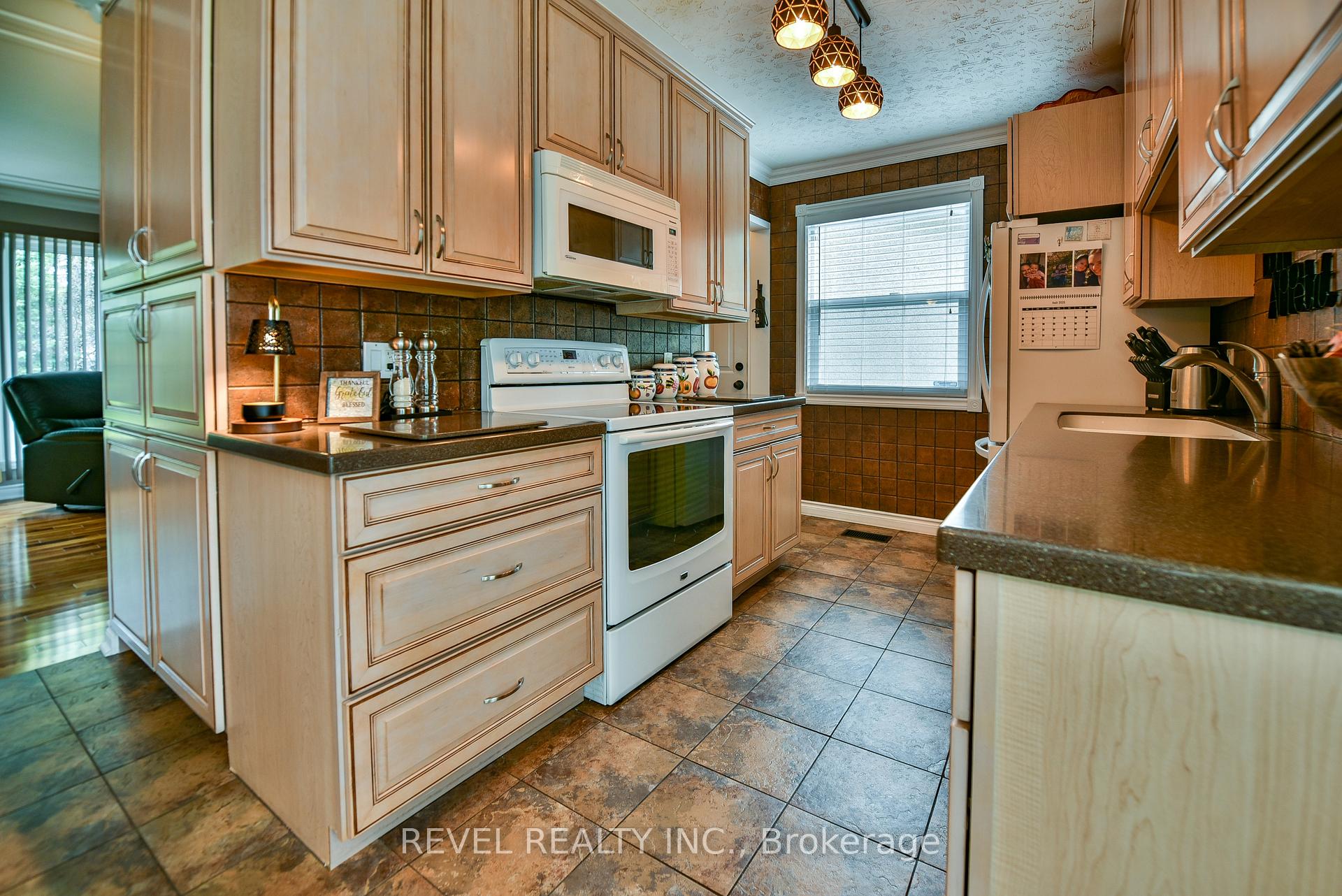 Photo 21 of 568 Tamarack Street, Timmins, TNE - North — HOMEH
