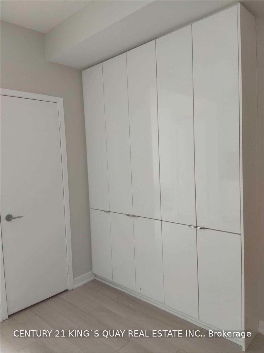 Photo 8 of Unit 3908, 15 Iceboat Terrace, Toronto, Waterfront Communities — HOMEH