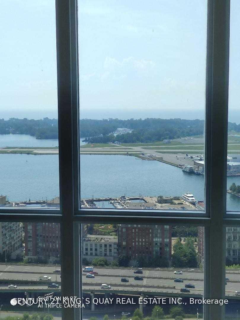 Photo 9 of Unit 3908, 15 Iceboat Terrace, Toronto, Waterfront Communities — HOMEH