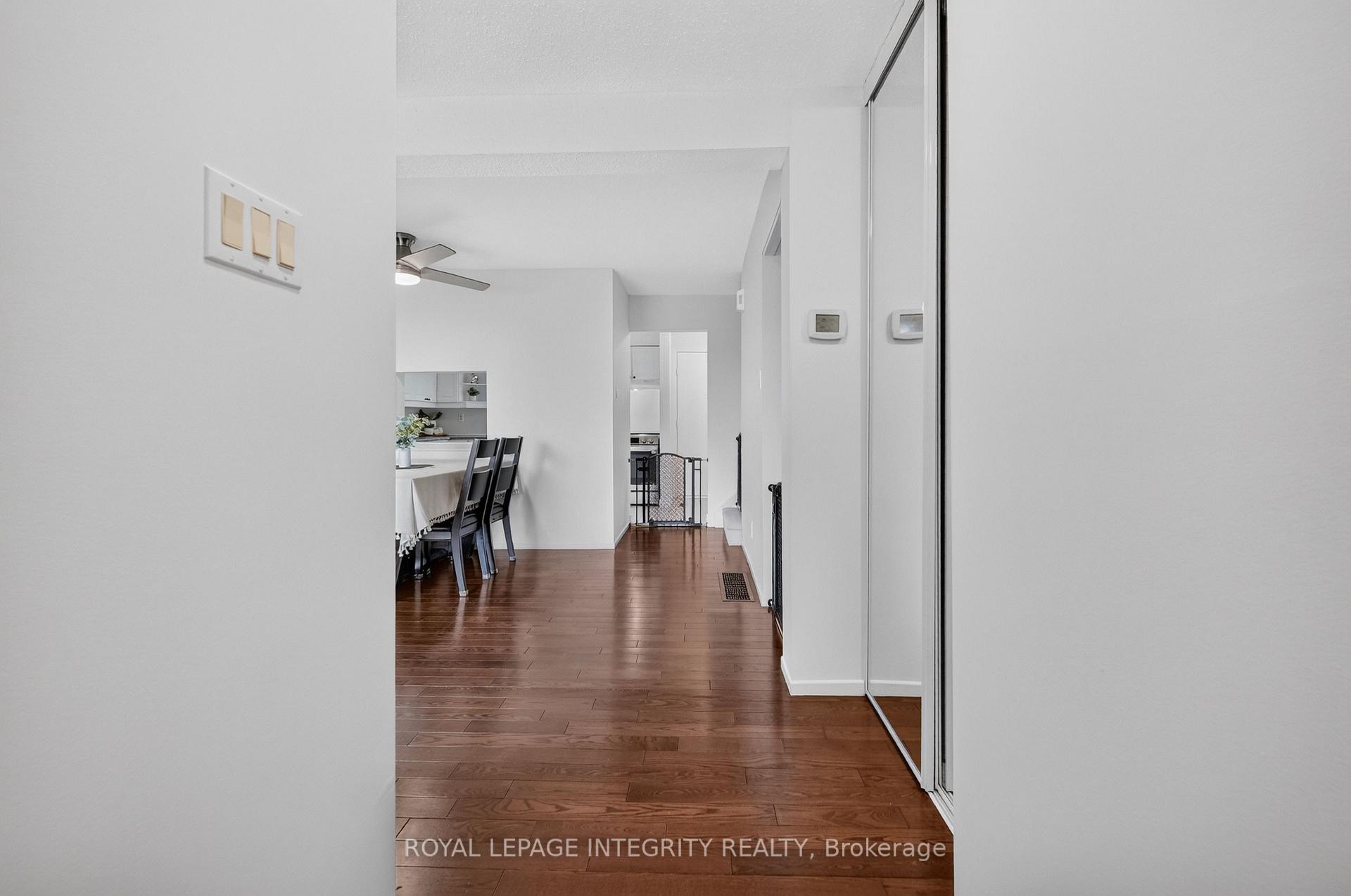 Photo 4 of 1352 Bakker Court, Ottawa, Convent Glen South — HOMEH
