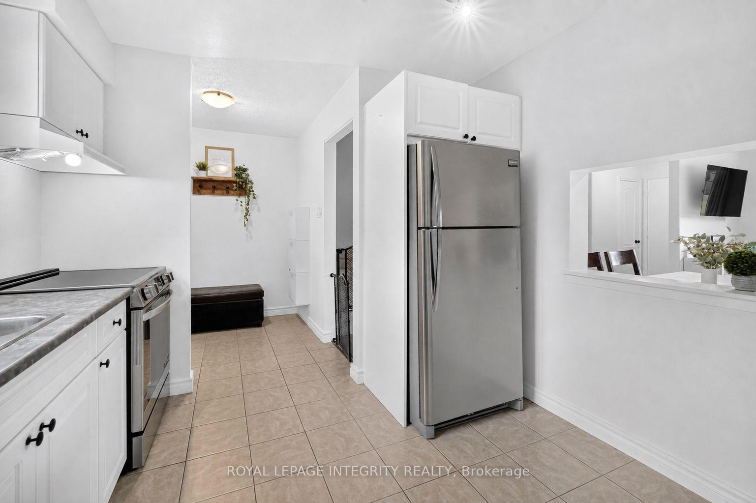 Photo 13 of 1352 Bakker Court, Ottawa, Convent Glen South — HOMEH