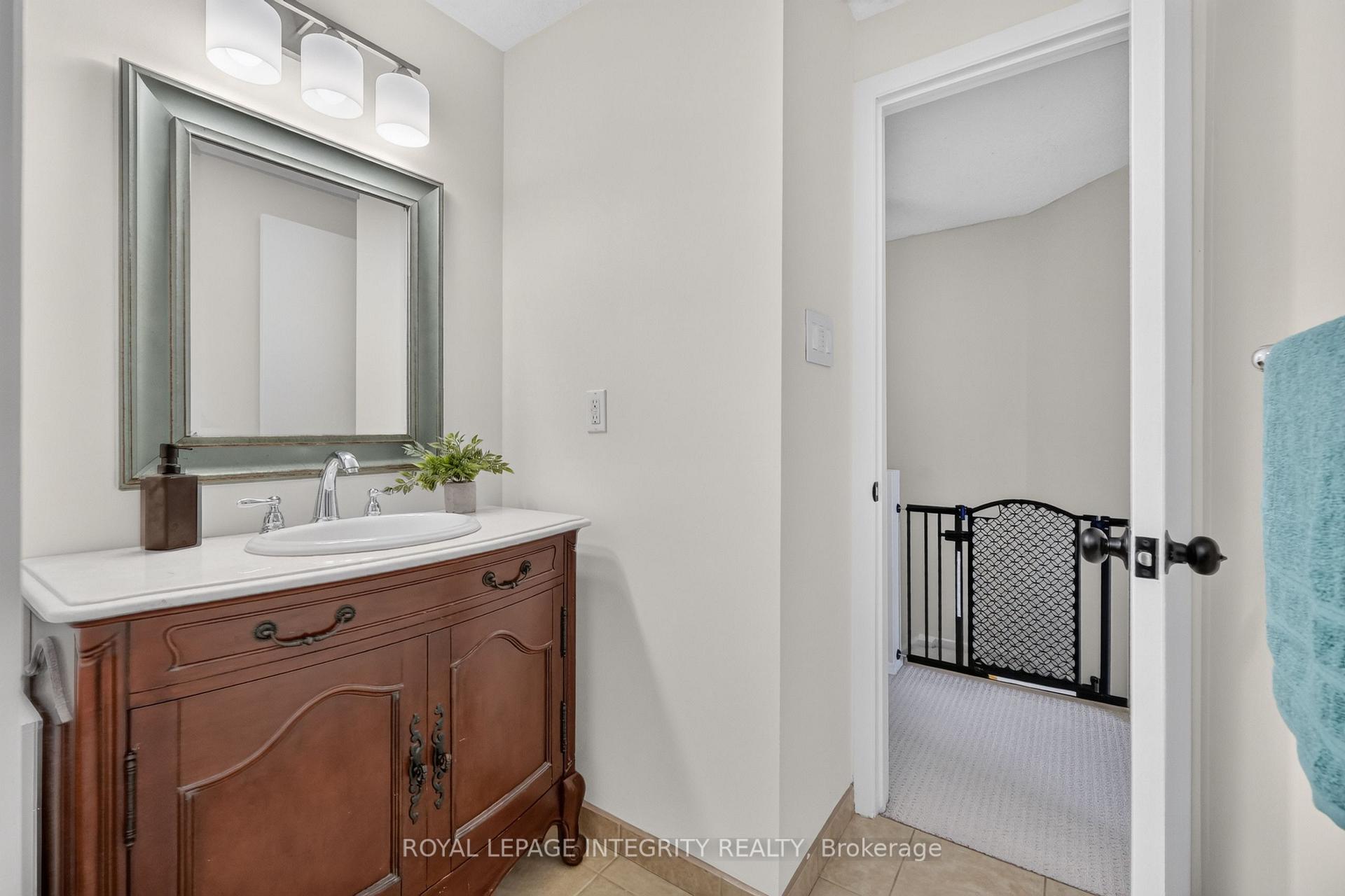 Photo 19 of 1352 Bakker Court, Ottawa, Convent Glen South — HOMEH