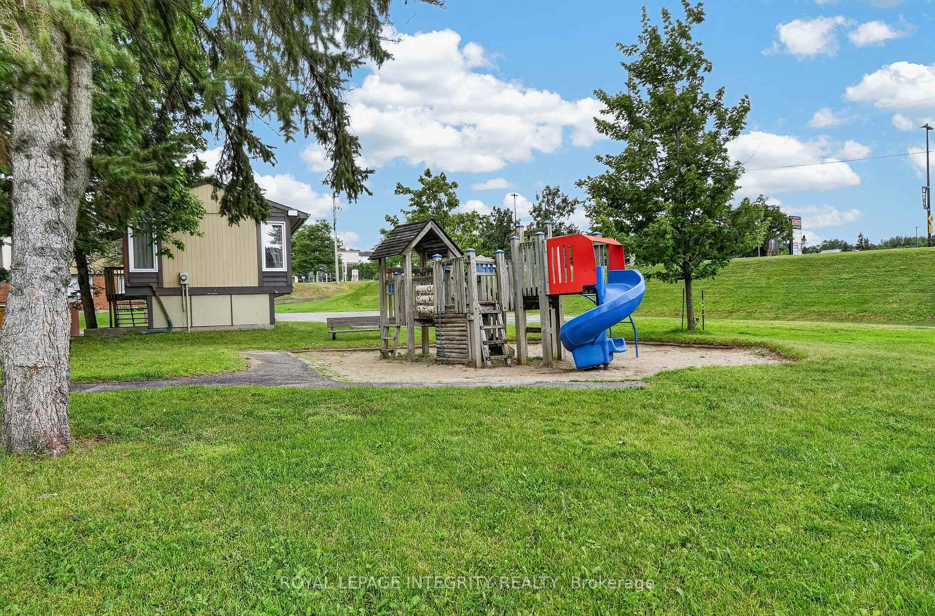 Photo 38 of 1352 Bakker Court, Ottawa, Convent Glen South — HOMEH
