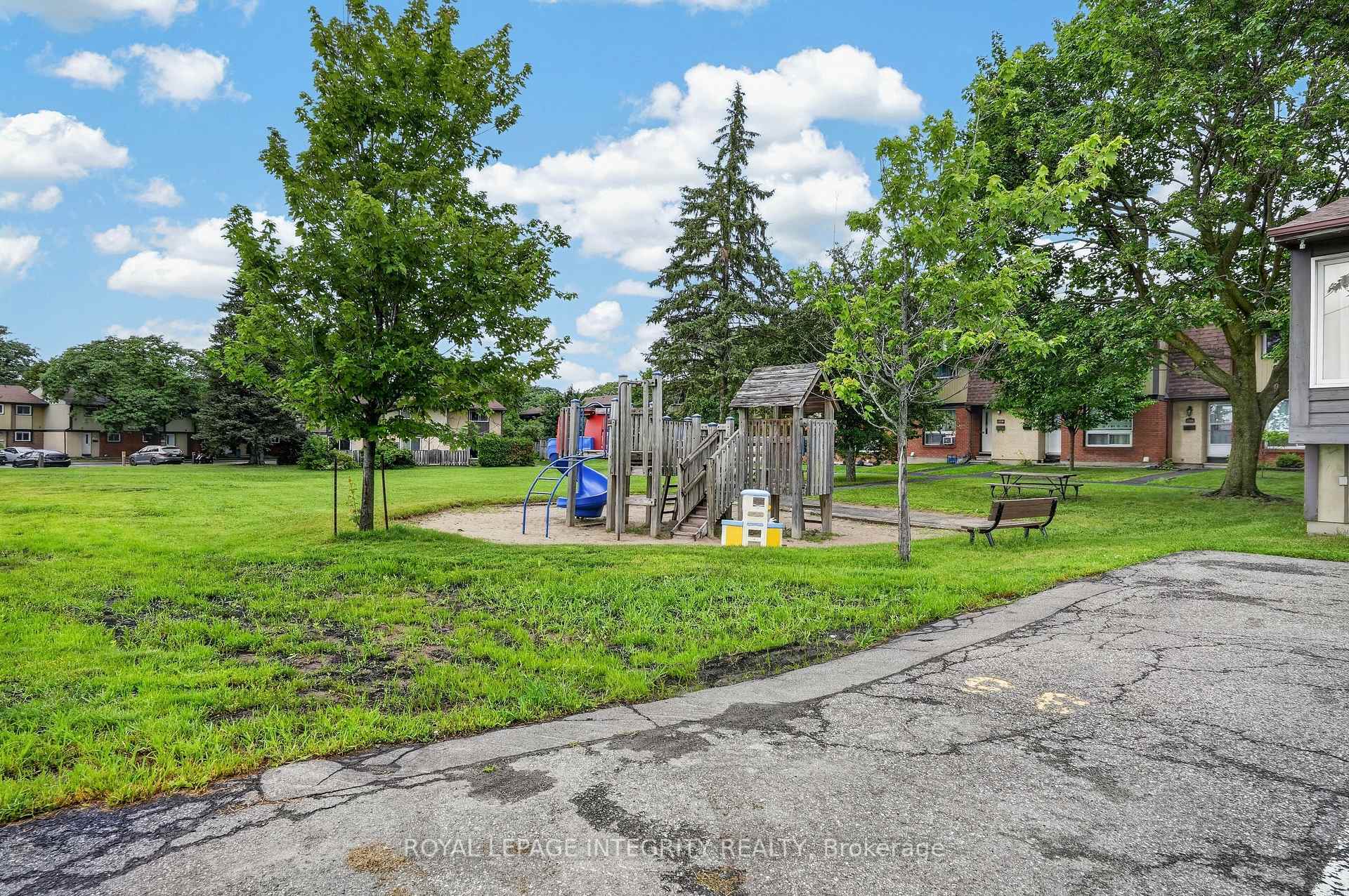 Photo 39 of 1352 Bakker Court, Ottawa, Convent Glen South — HOMEH