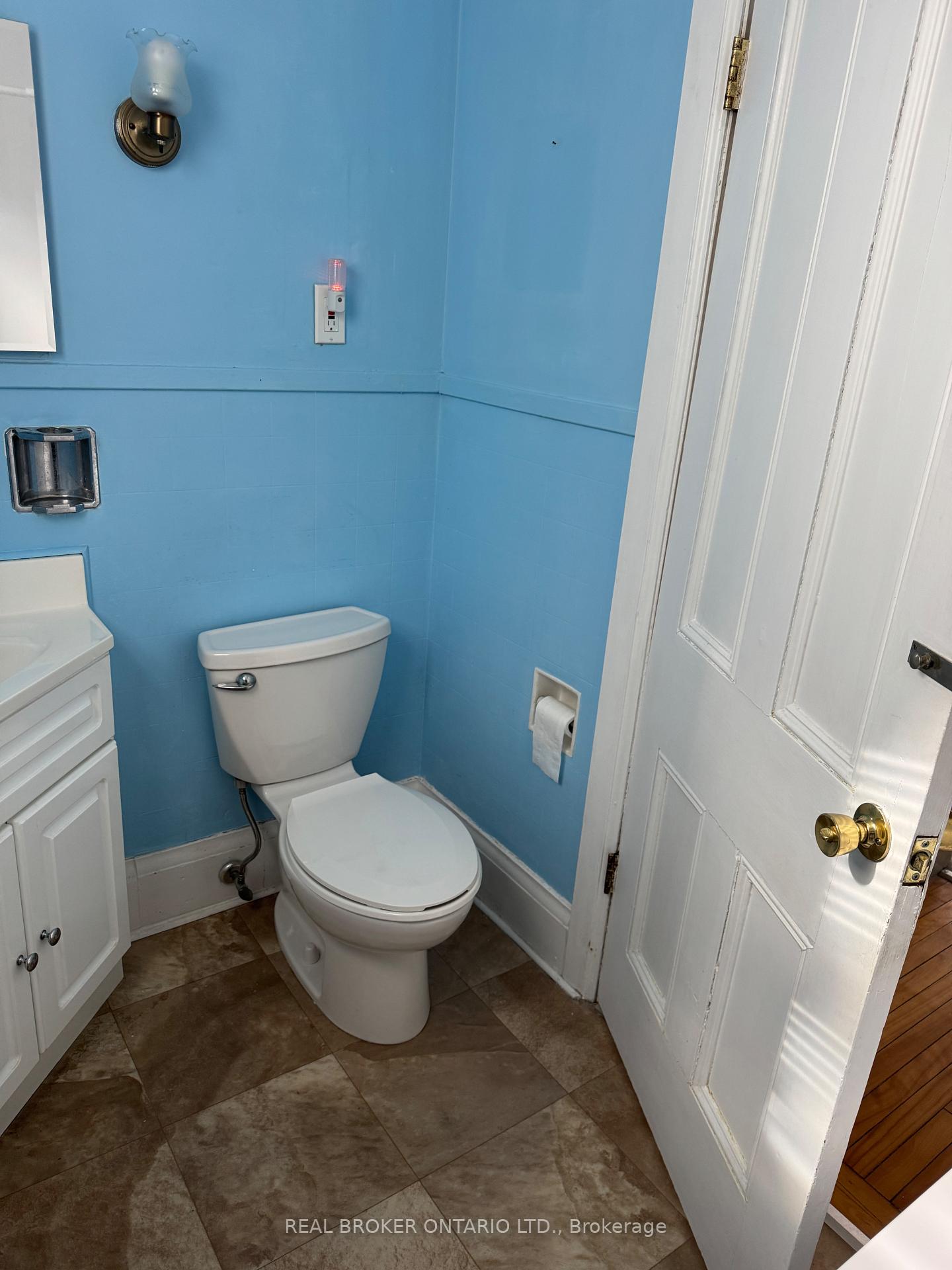 Photo 11 of Unit 2, 16 William Street, Brockville, Brockville — HOMEH