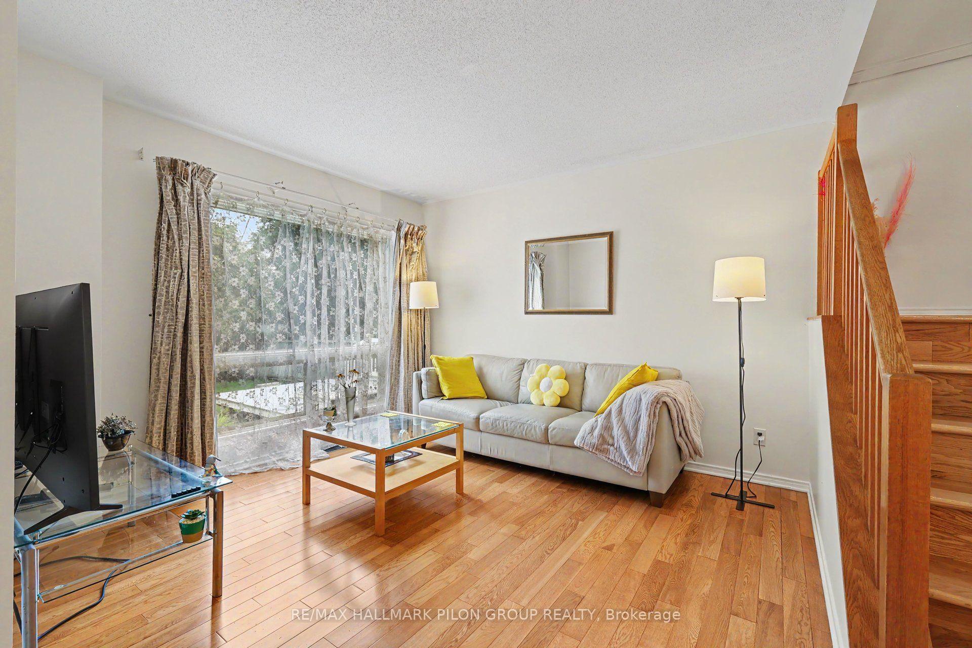 Photo 2 of 48 Jackman Terrace, Ottawa, Kanata - Katimavik — HOMEH