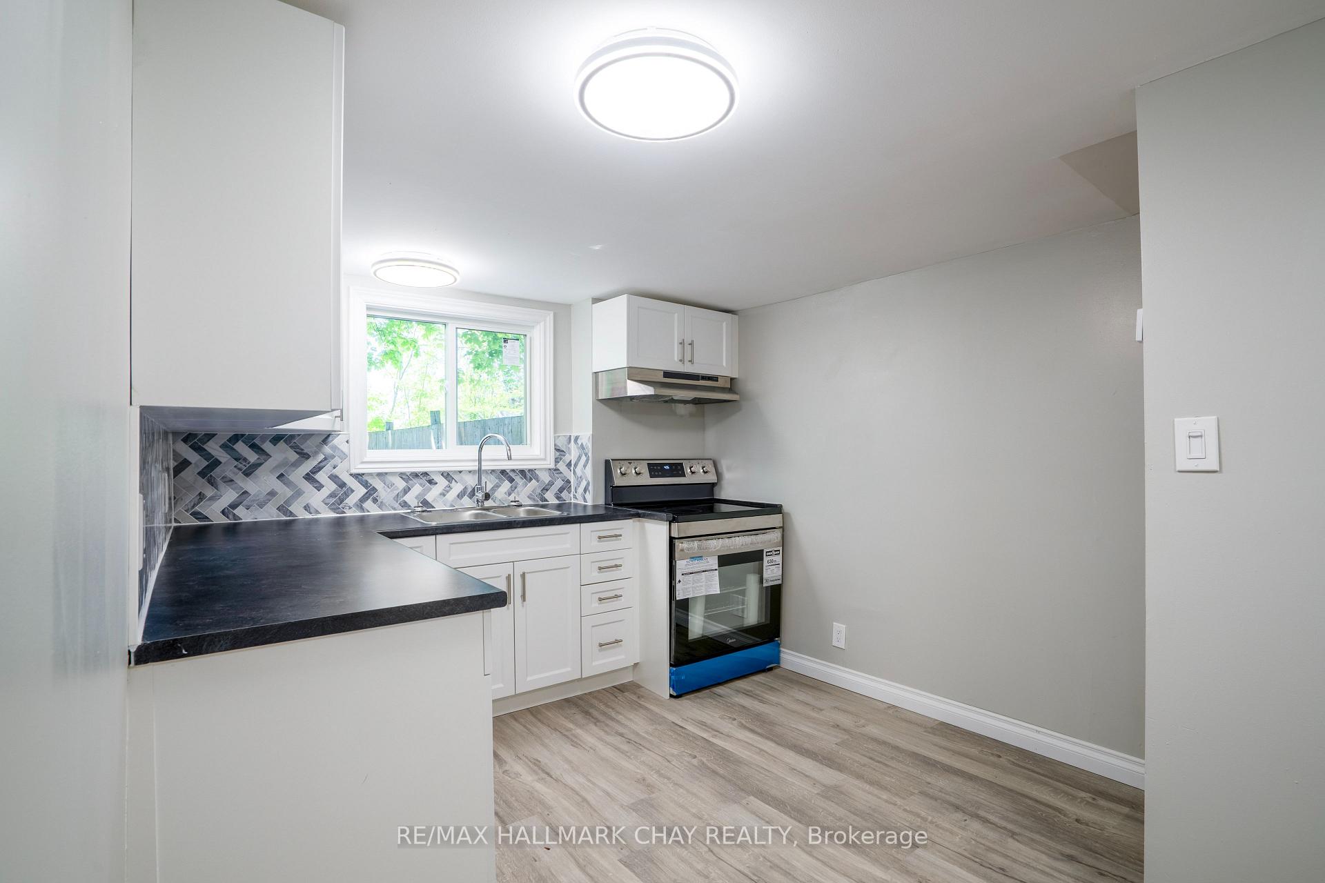 Photo 11 of 635 First Street S, Gravenhurst, Muskoka (S) — HOMEH