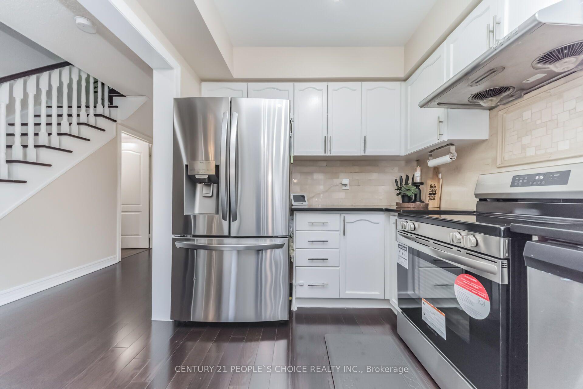 Photo 9 of 644 Madame Street, Mississauga, Meadowvale Village — HOMEH
