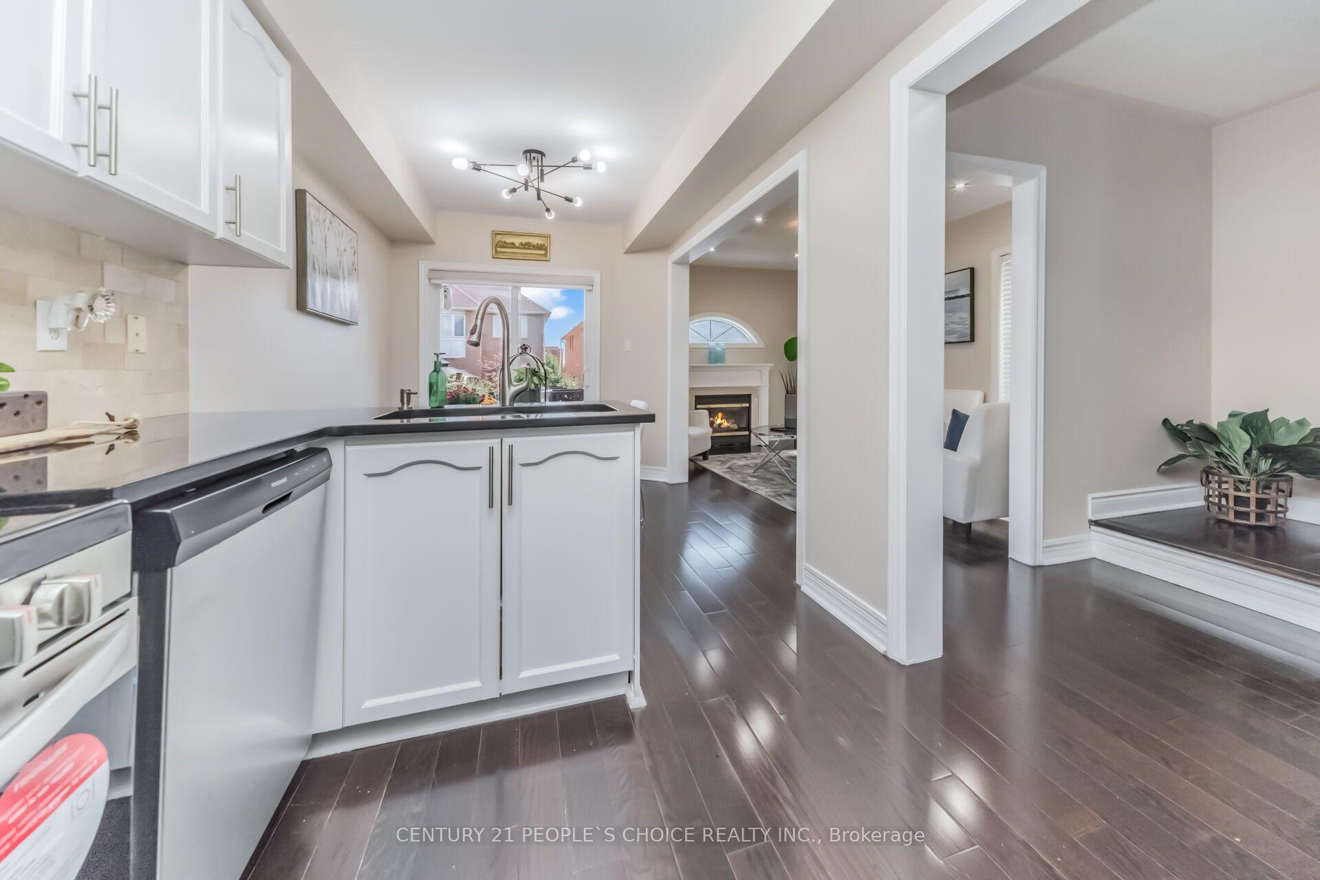 Photo 11 of 644 Madame Street, Mississauga, Meadowvale Village — HOMEH