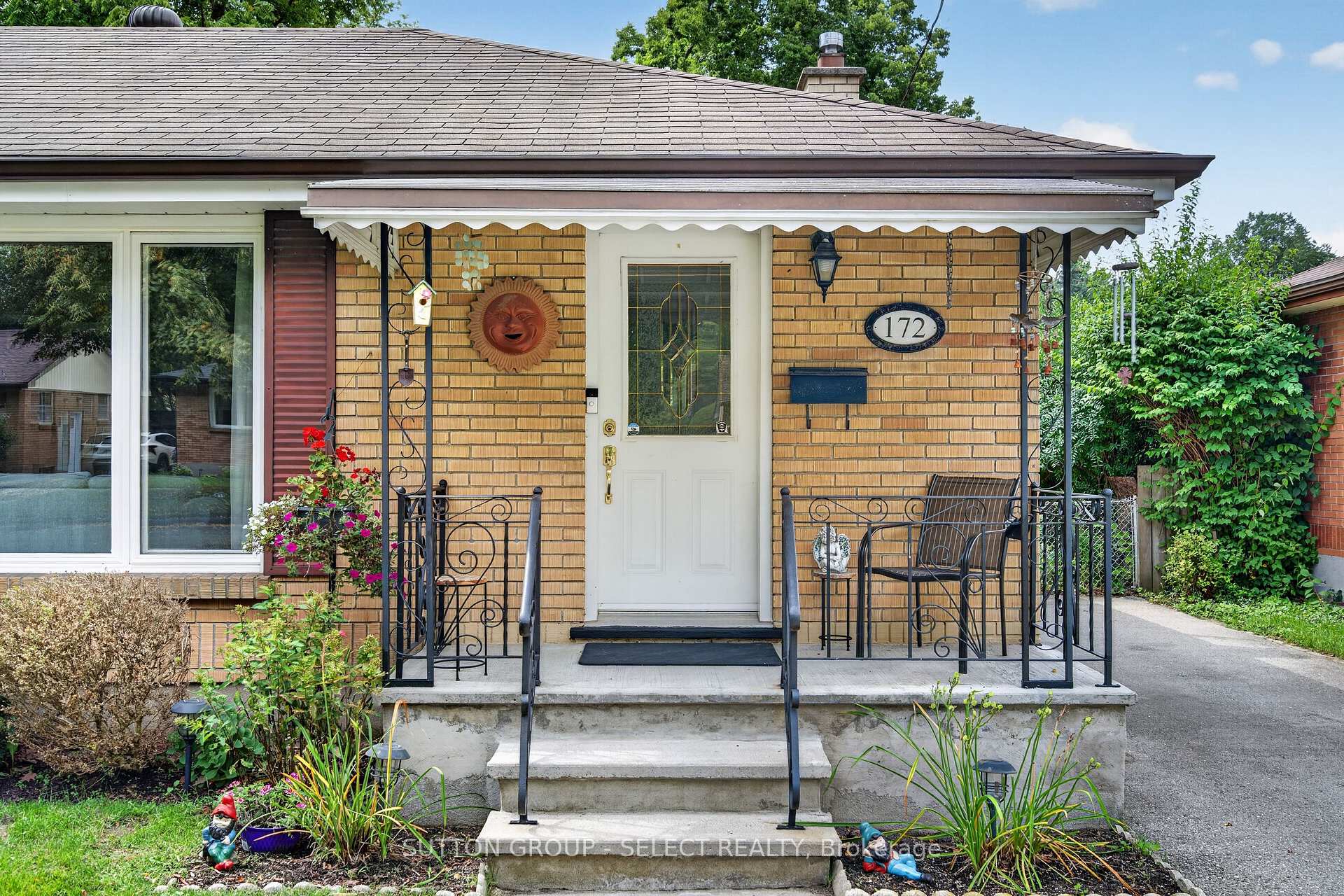 Photo 3 of 172 Fairhaven Circle, London, East O — HOMEH