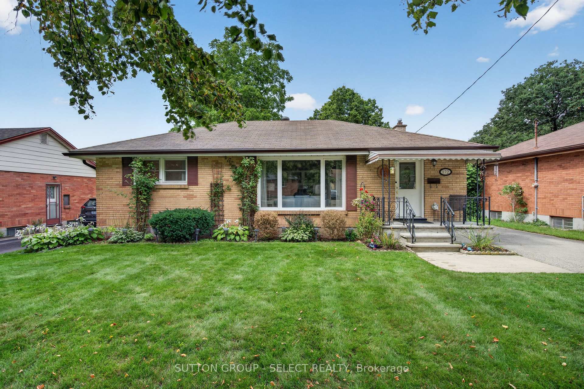 Photo 4 of 172 Fairhaven Circle, London, East O — HOMEH
