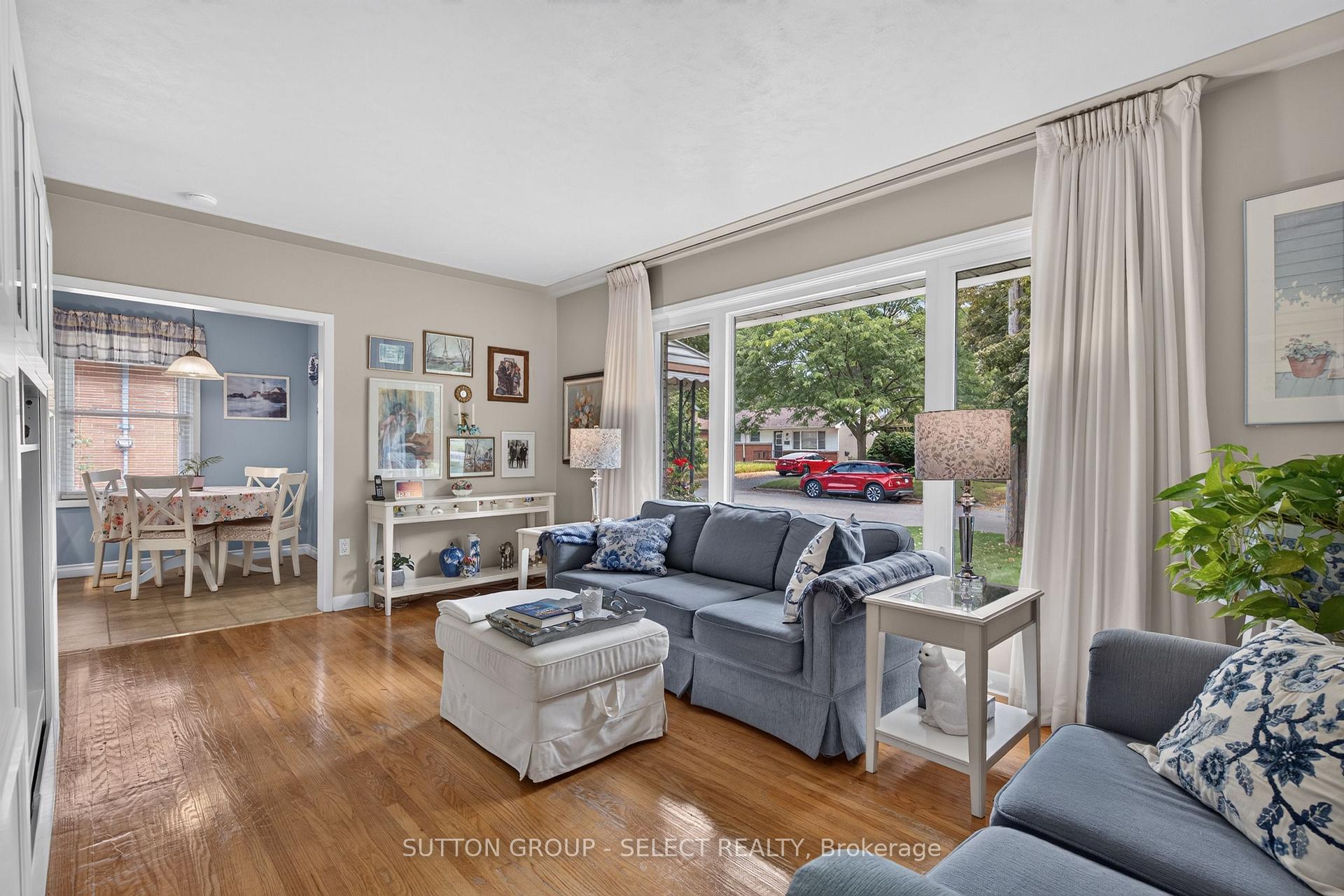 Photo 9 of 172 Fairhaven Circle, London, East O — HOMEH