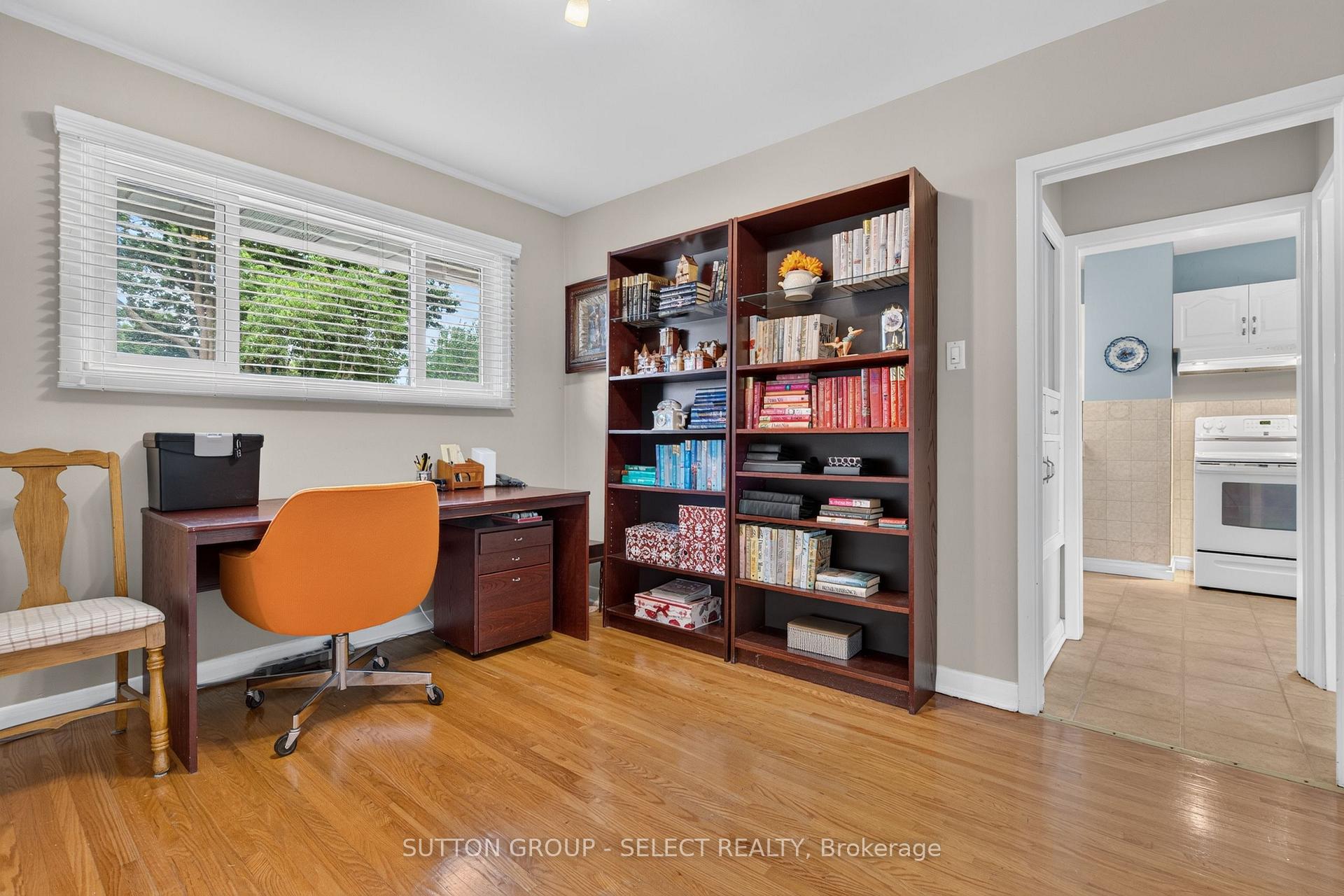 Photo 13 of 172 Fairhaven Circle, London, East O — HOMEH
