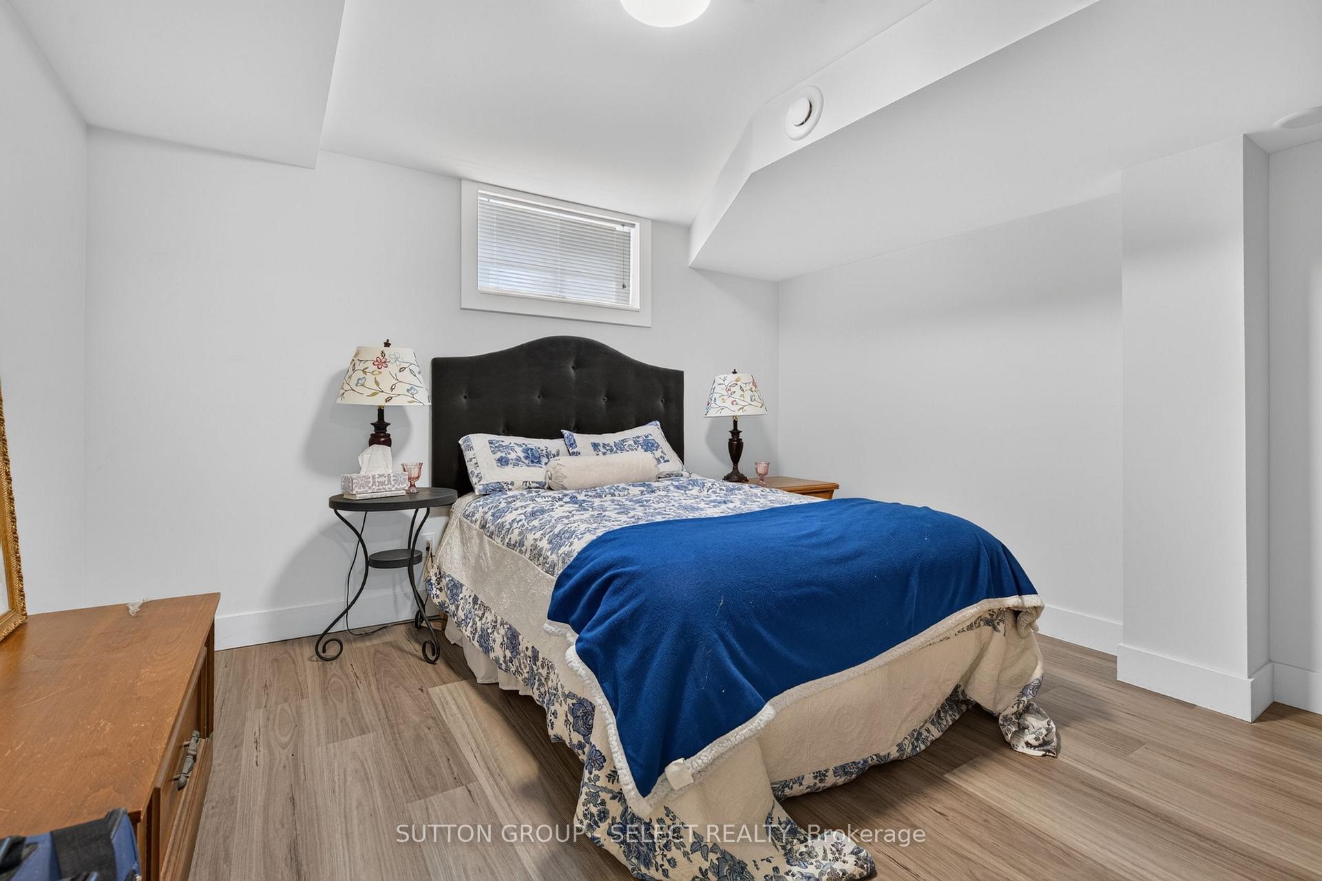 Photo 32 of 172 Fairhaven Circle, London, East O — HOMEH