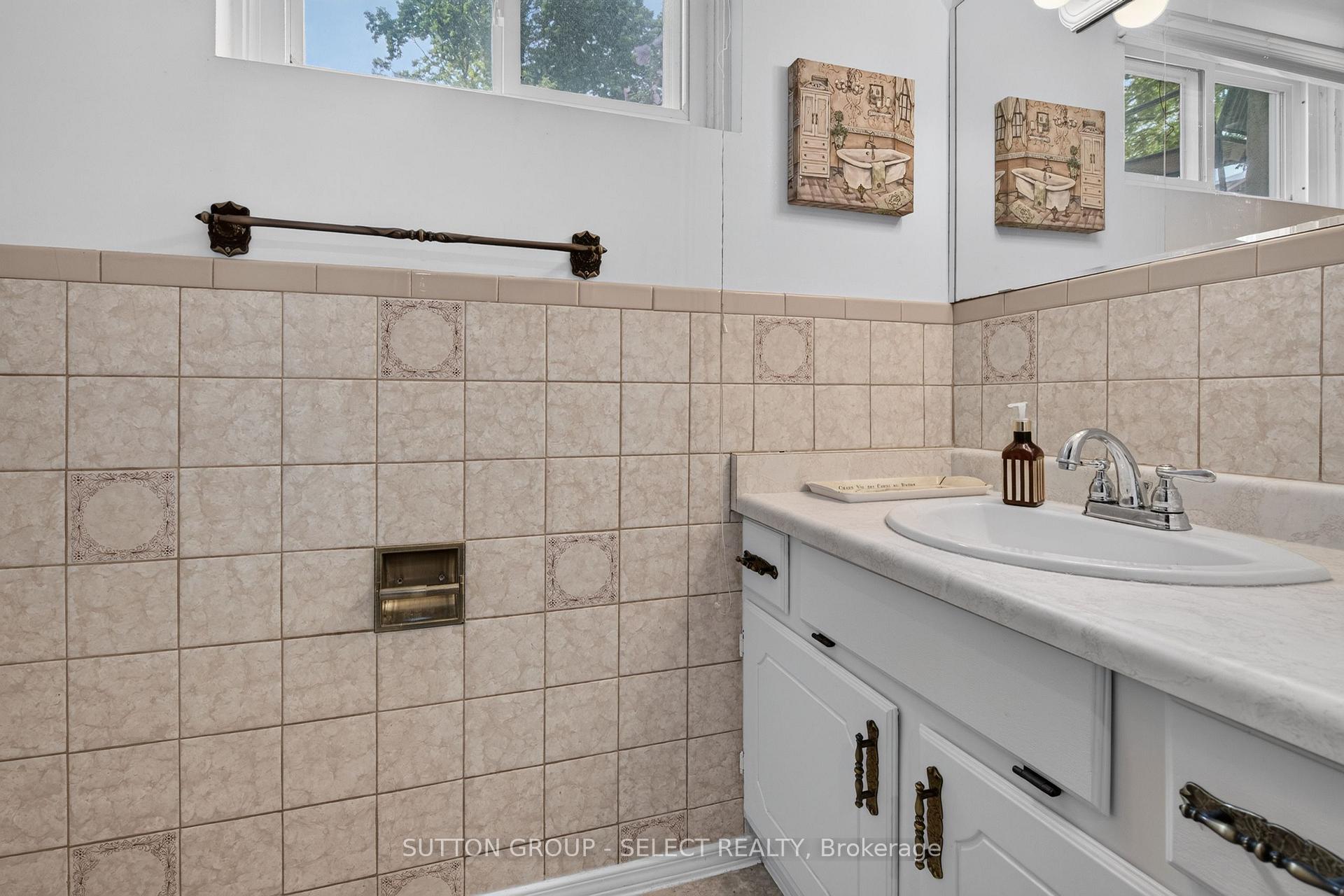 Photo 33 of 172 Fairhaven Circle, London, East O — HOMEH