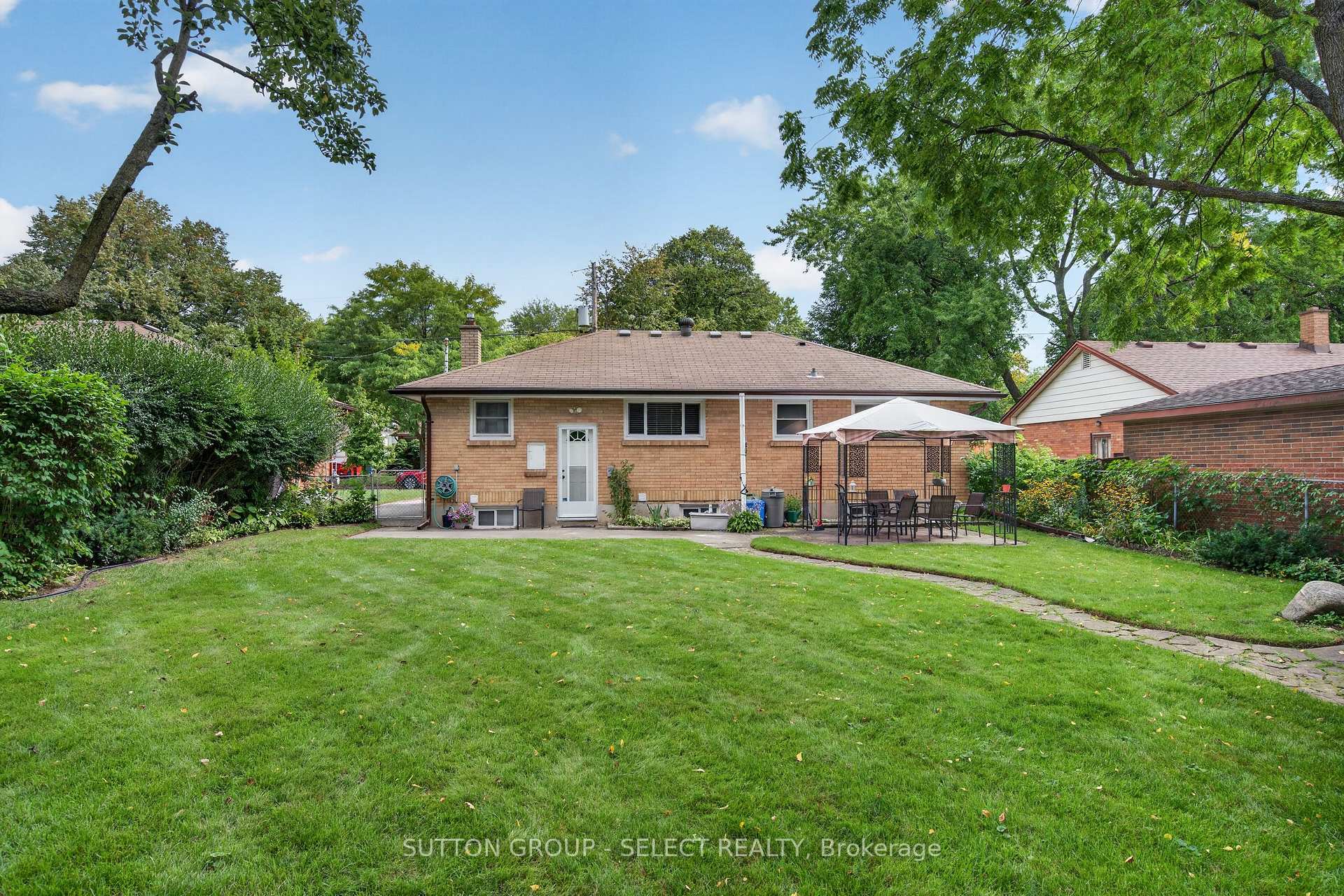 Photo 36 of 172 Fairhaven Circle, London, East O — HOMEH