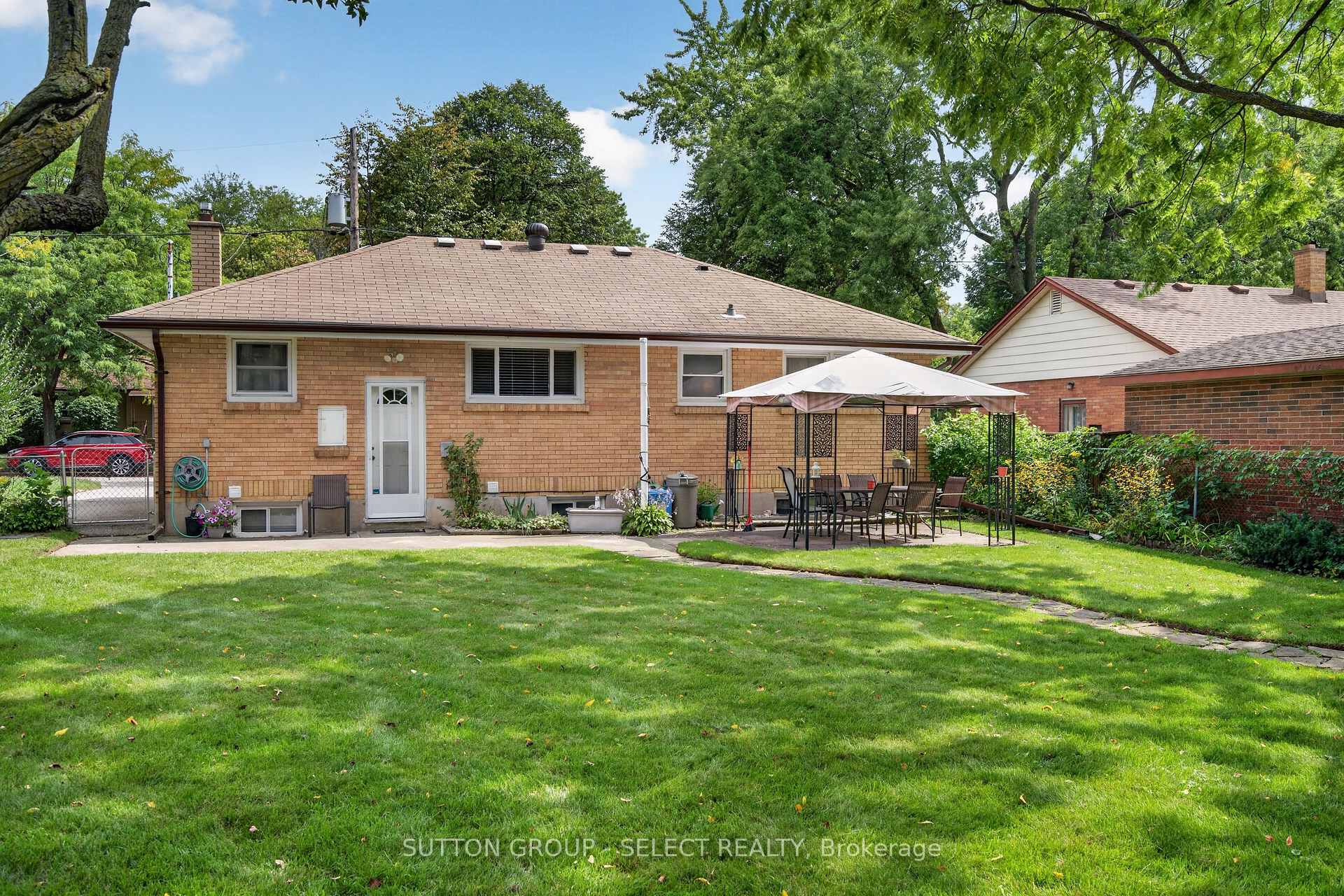 Photo 37 of 172 Fairhaven Circle, London, East O — HOMEH
