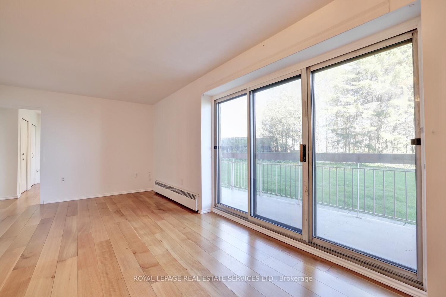 Photo 12 of Unit 104, 41 Lake Shore Drive, Etobicoke, New Toronto — HOMEH