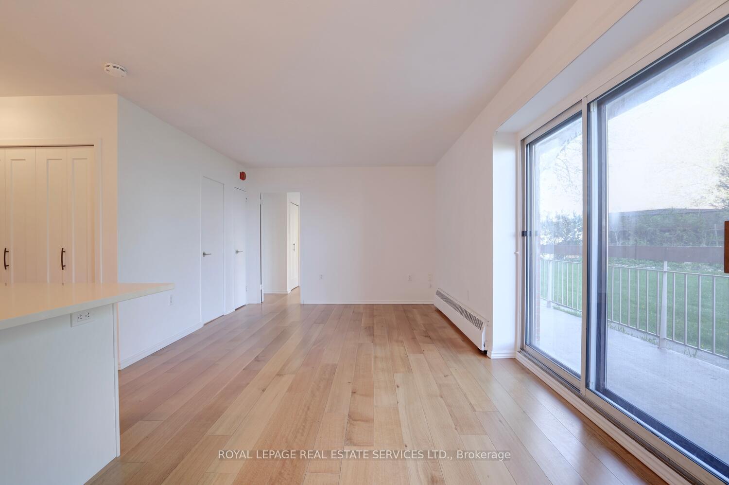 Photo 13 of Unit 104, 41 Lake Shore Drive, Etobicoke, New Toronto — HOMEH