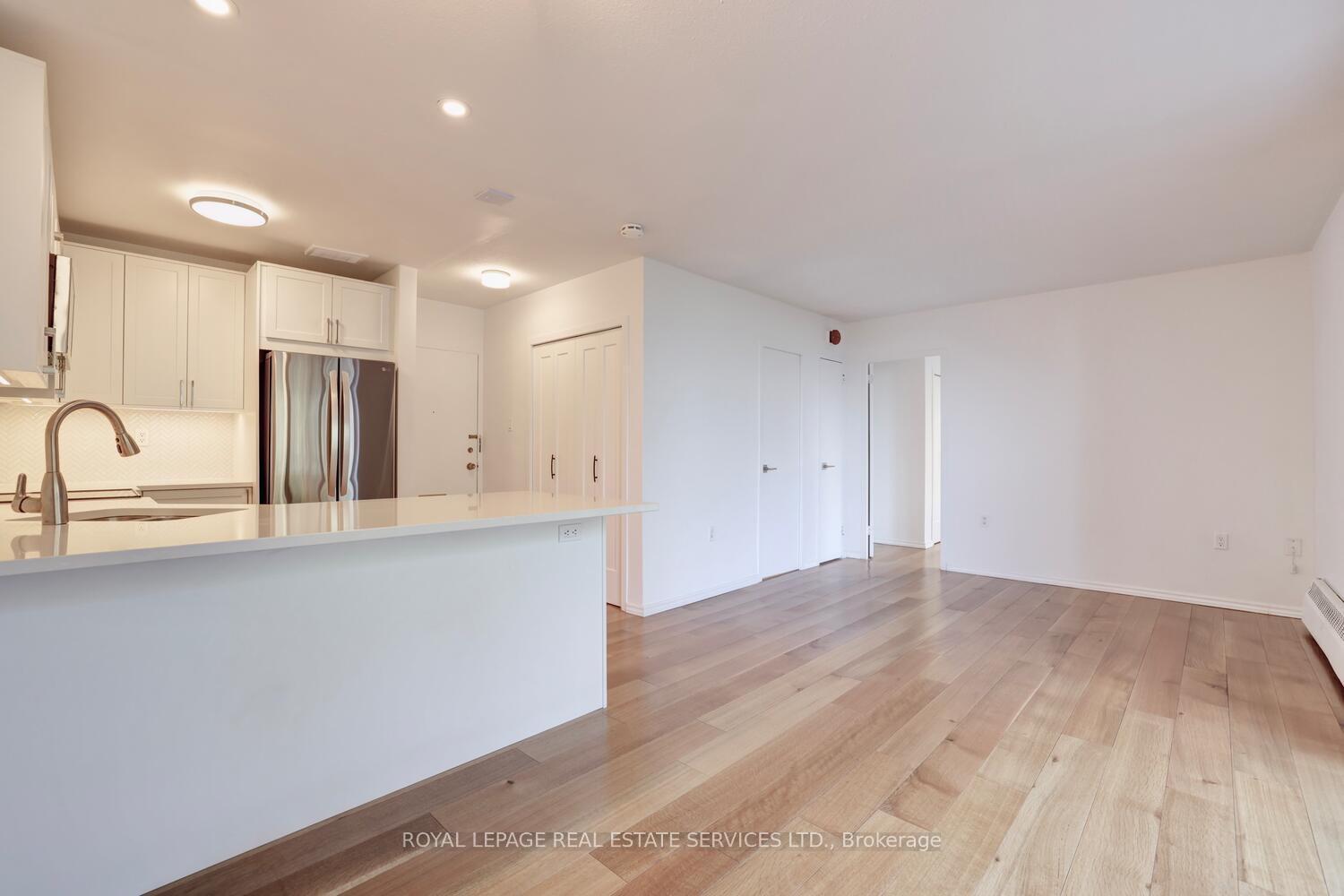Photo 14 of Unit 104, 41 Lake Shore Drive, Etobicoke, New Toronto — HOMEH