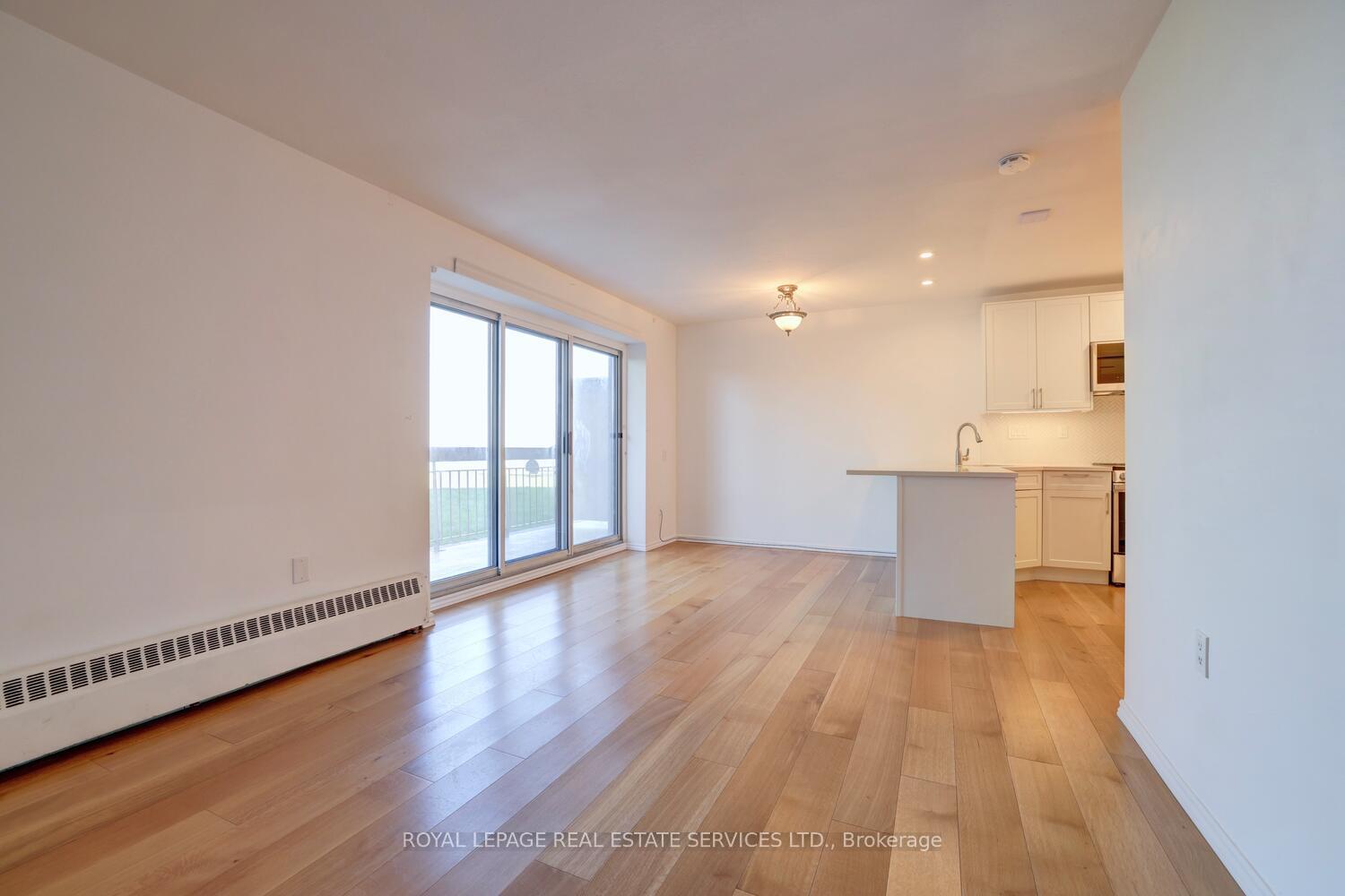 Photo 18 of Unit 104, 41 Lake Shore Drive, Etobicoke, New Toronto — HOMEH