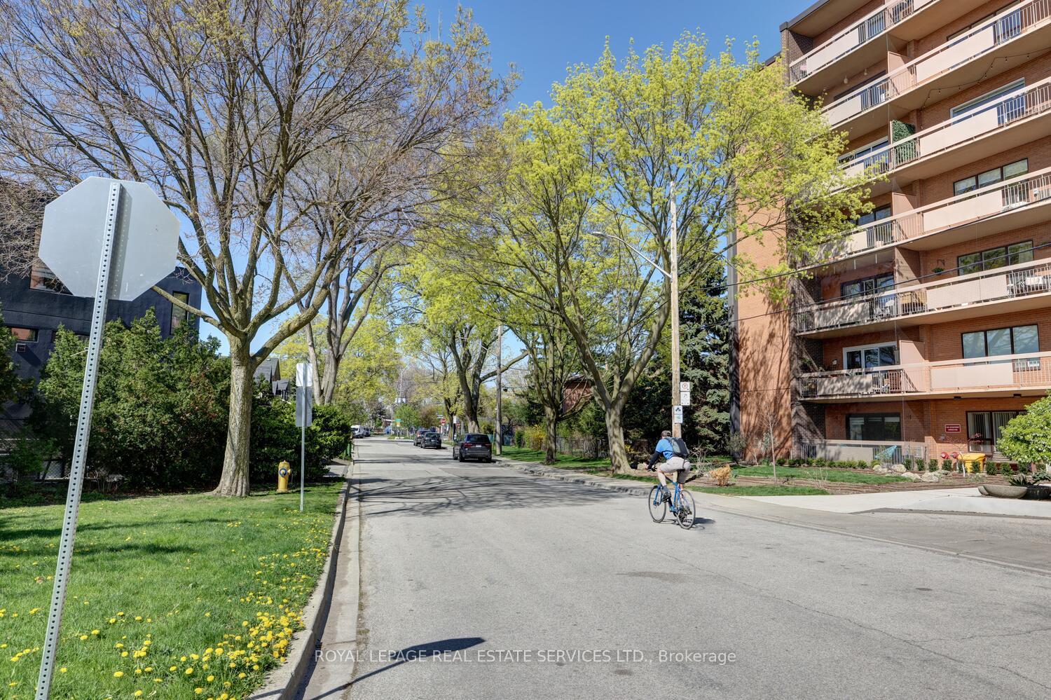 Photo 33 of Unit 104, 41 Lake Shore Drive, Etobicoke, New Toronto — HOMEH