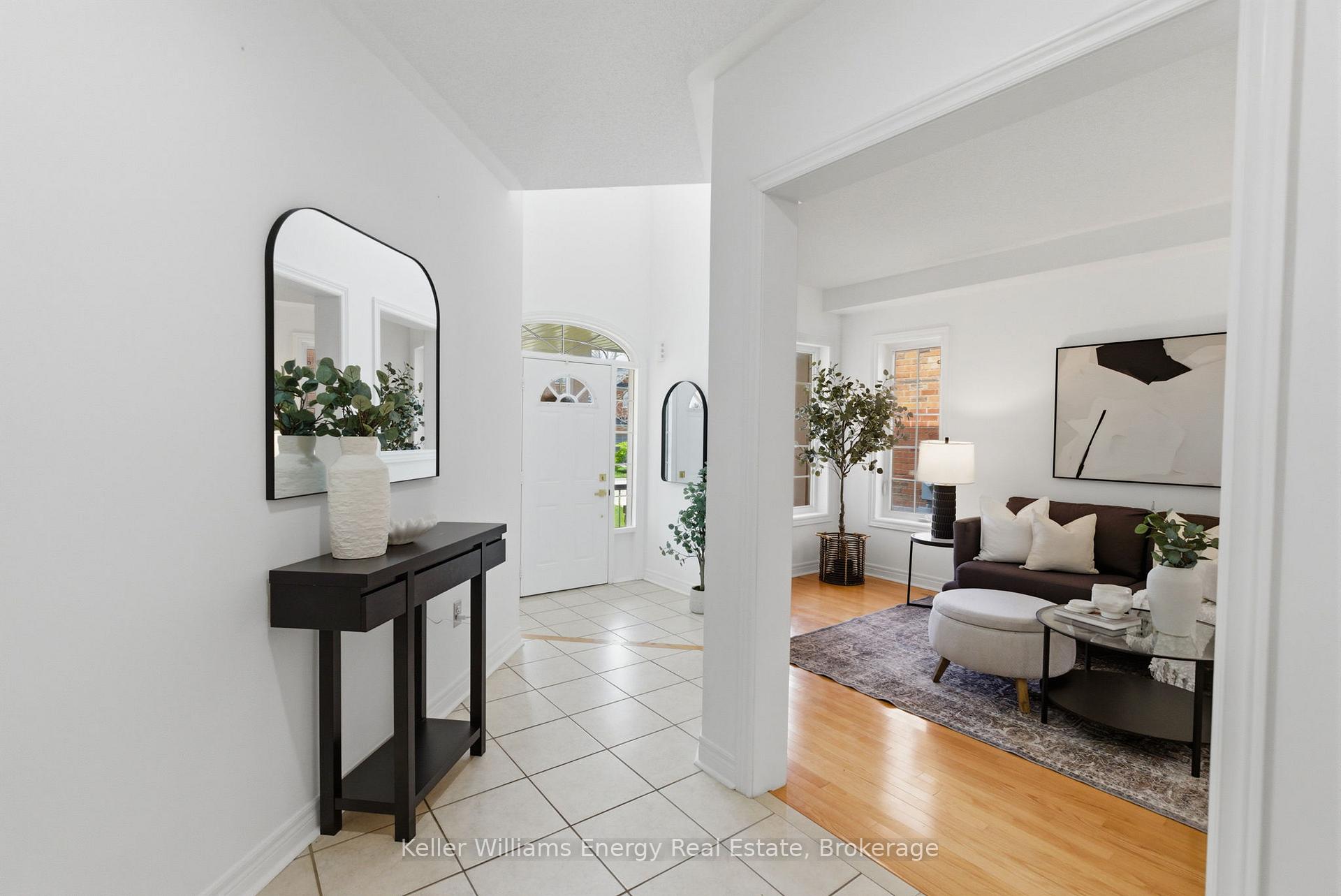 Photo 4 of 338 Dowson Loop, Newmarket, Woodland Hill — HOMEH