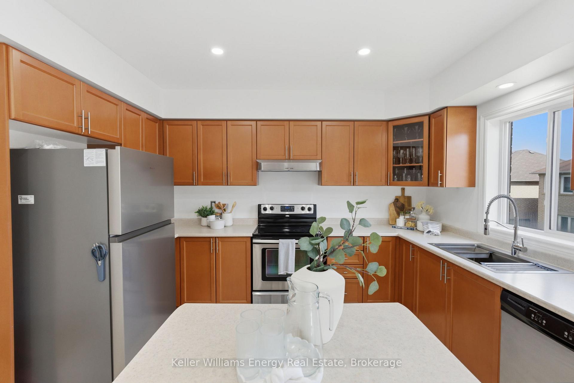 Photo 11 of 338 Dowson Loop, Newmarket, Woodland Hill — HOMEH