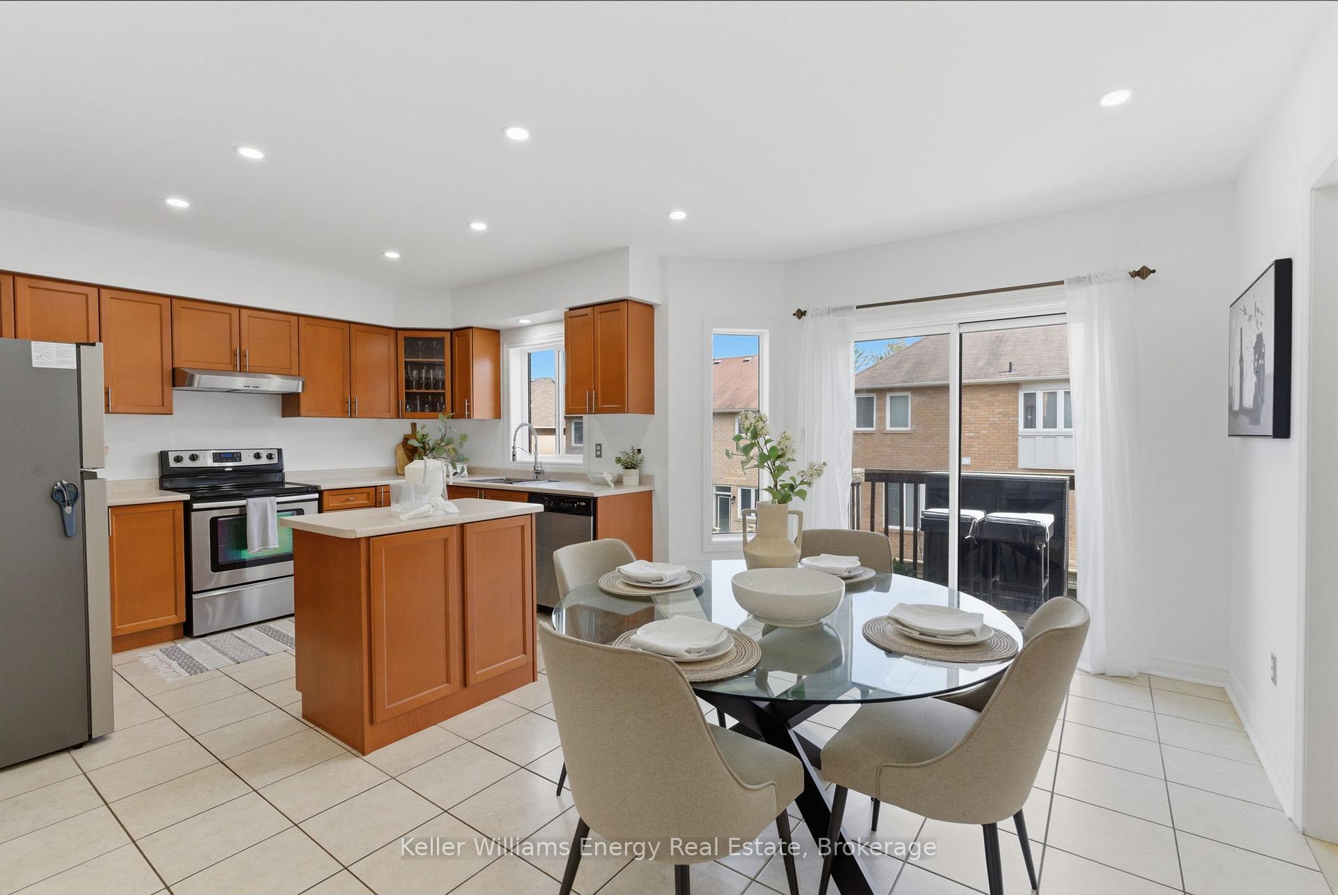 Photo 14 of 338 Dowson Loop, Newmarket, Woodland Hill — HOMEH