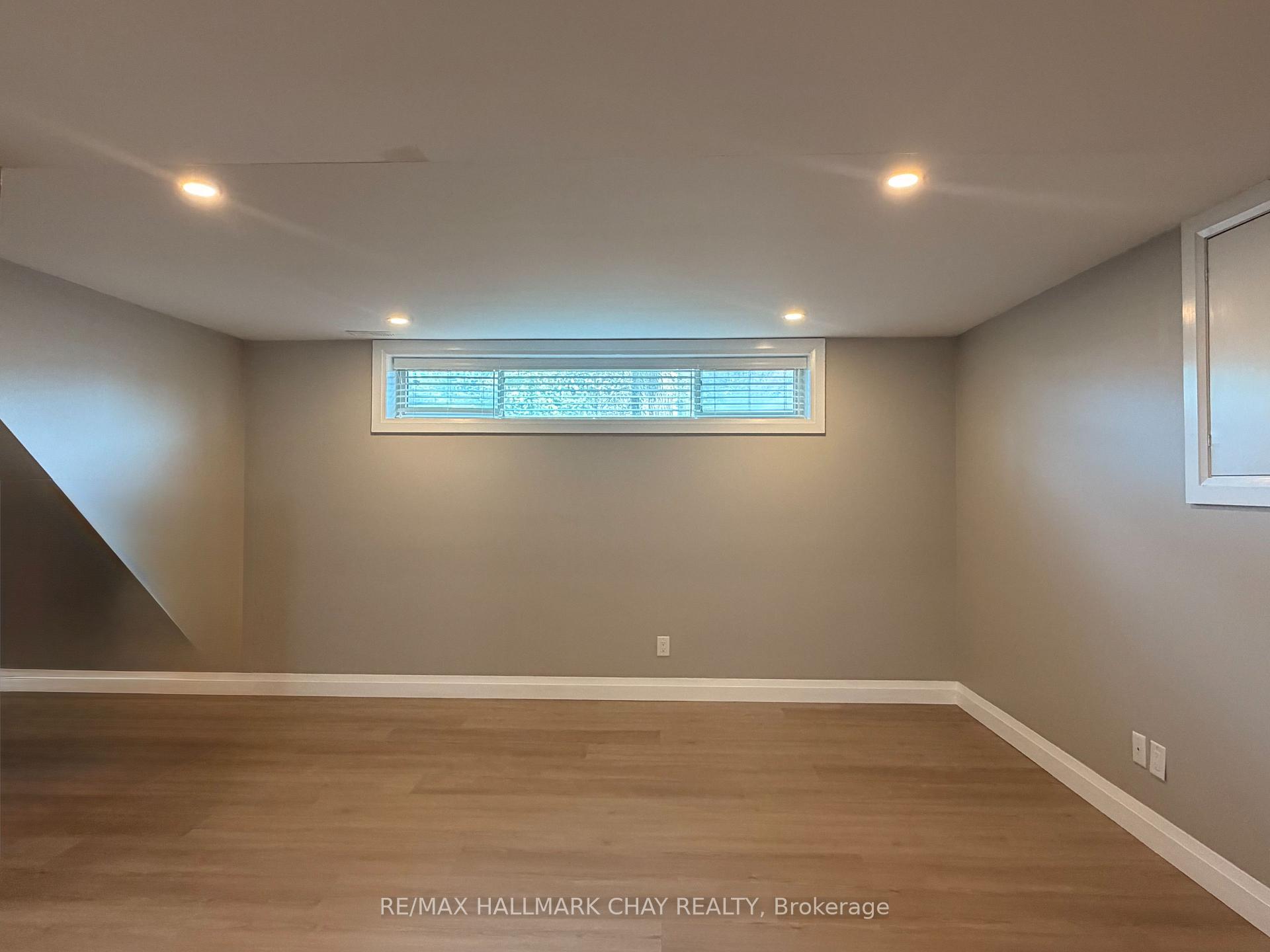 Photo 5 of Unit 2, 64 Newton Street, Barrie, Wellington — HOMEH