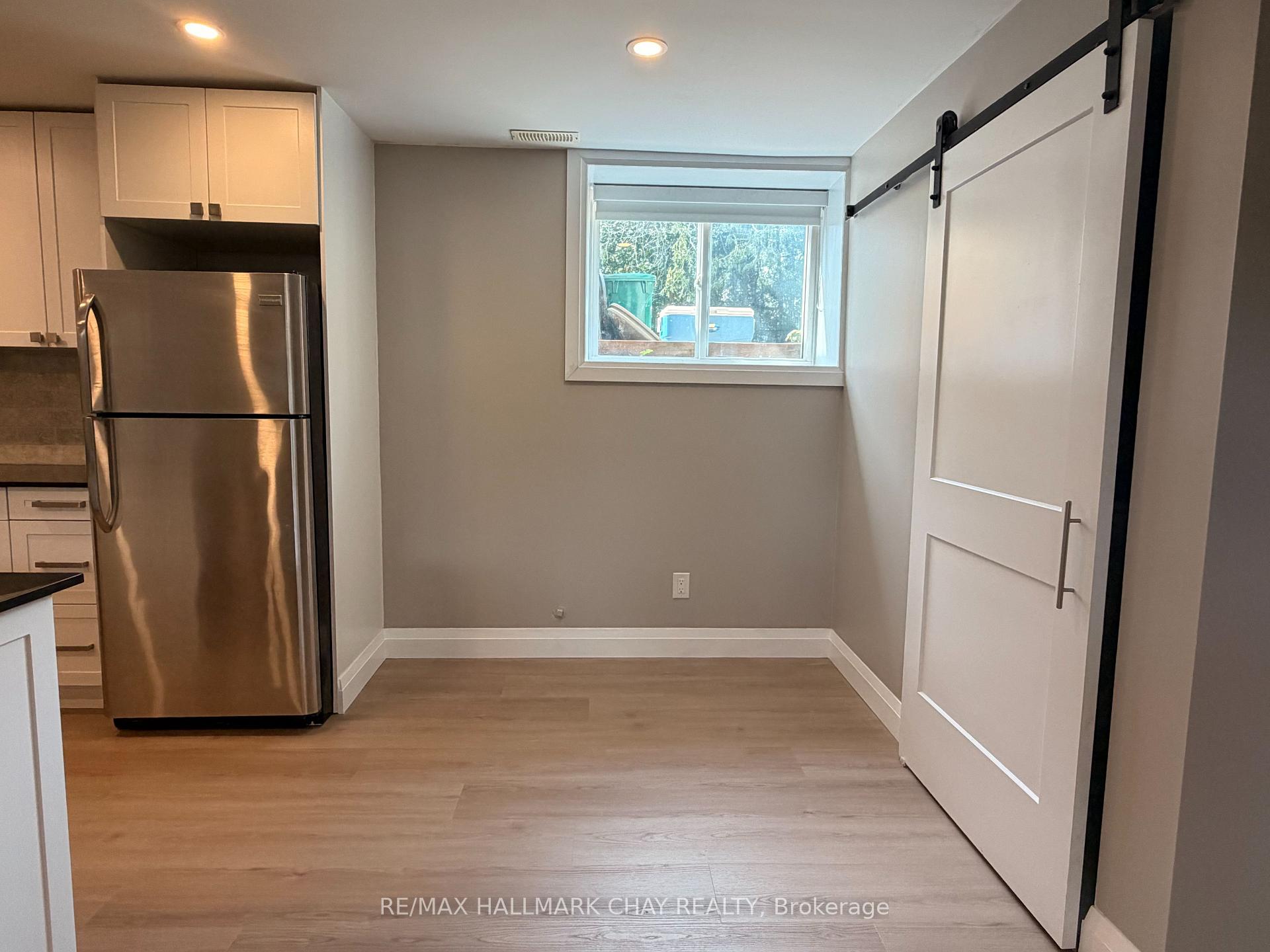 Photo 8 of Unit 2, 64 Newton Street, Barrie, Wellington — HOMEH