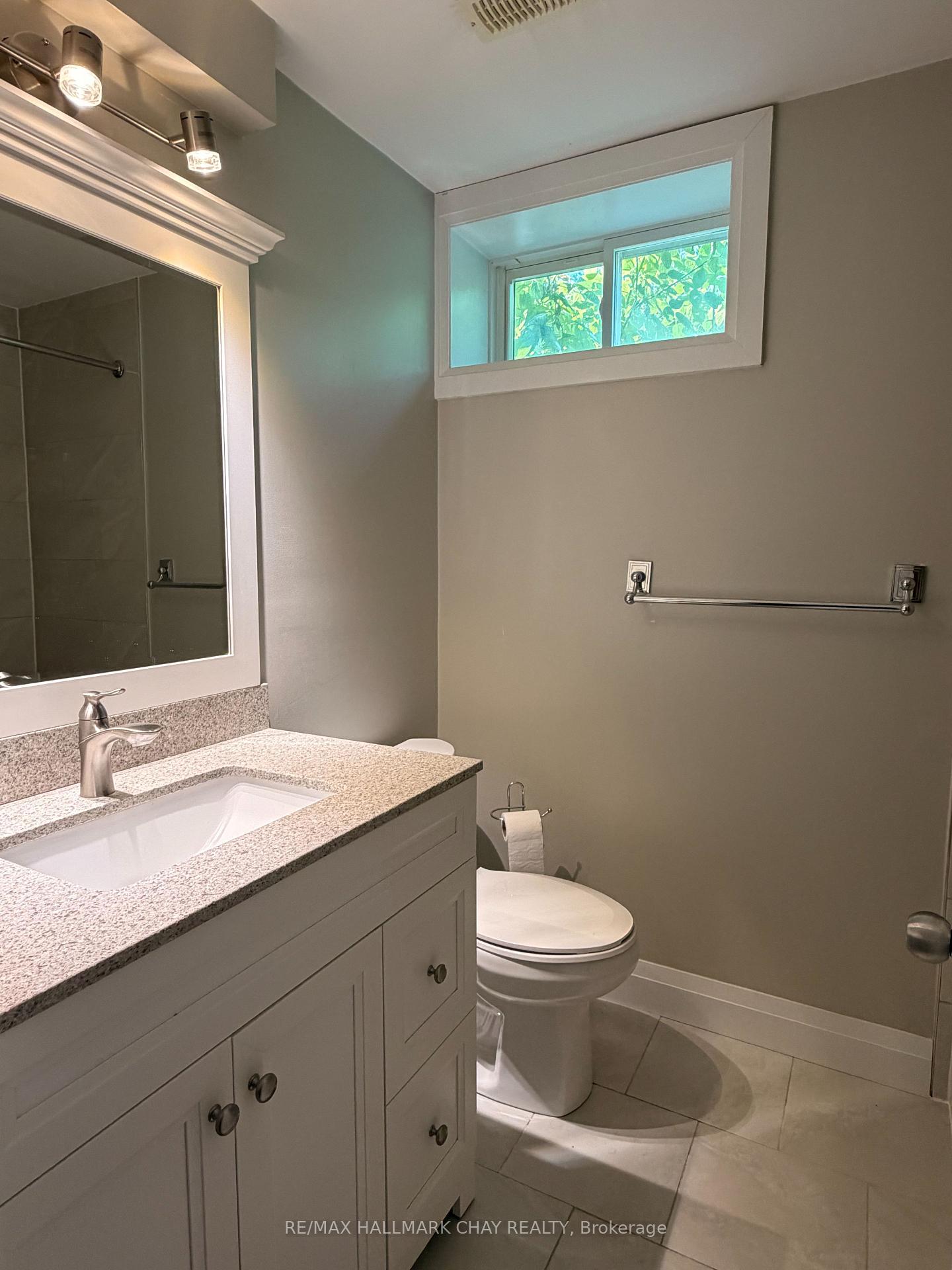 Photo 9 of Unit 2, 64 Newton Street, Barrie, Wellington — HOMEH