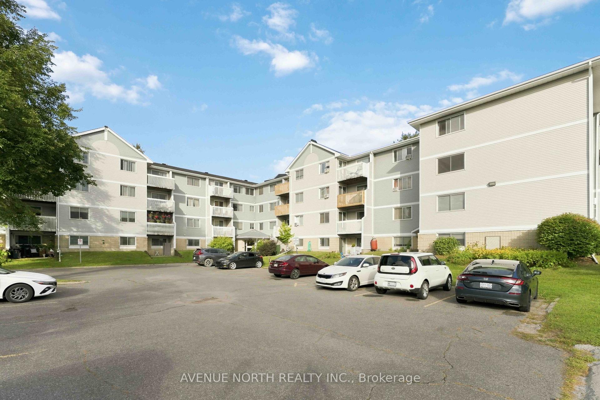 Front of Unit 210, 212 Viewmount Drive