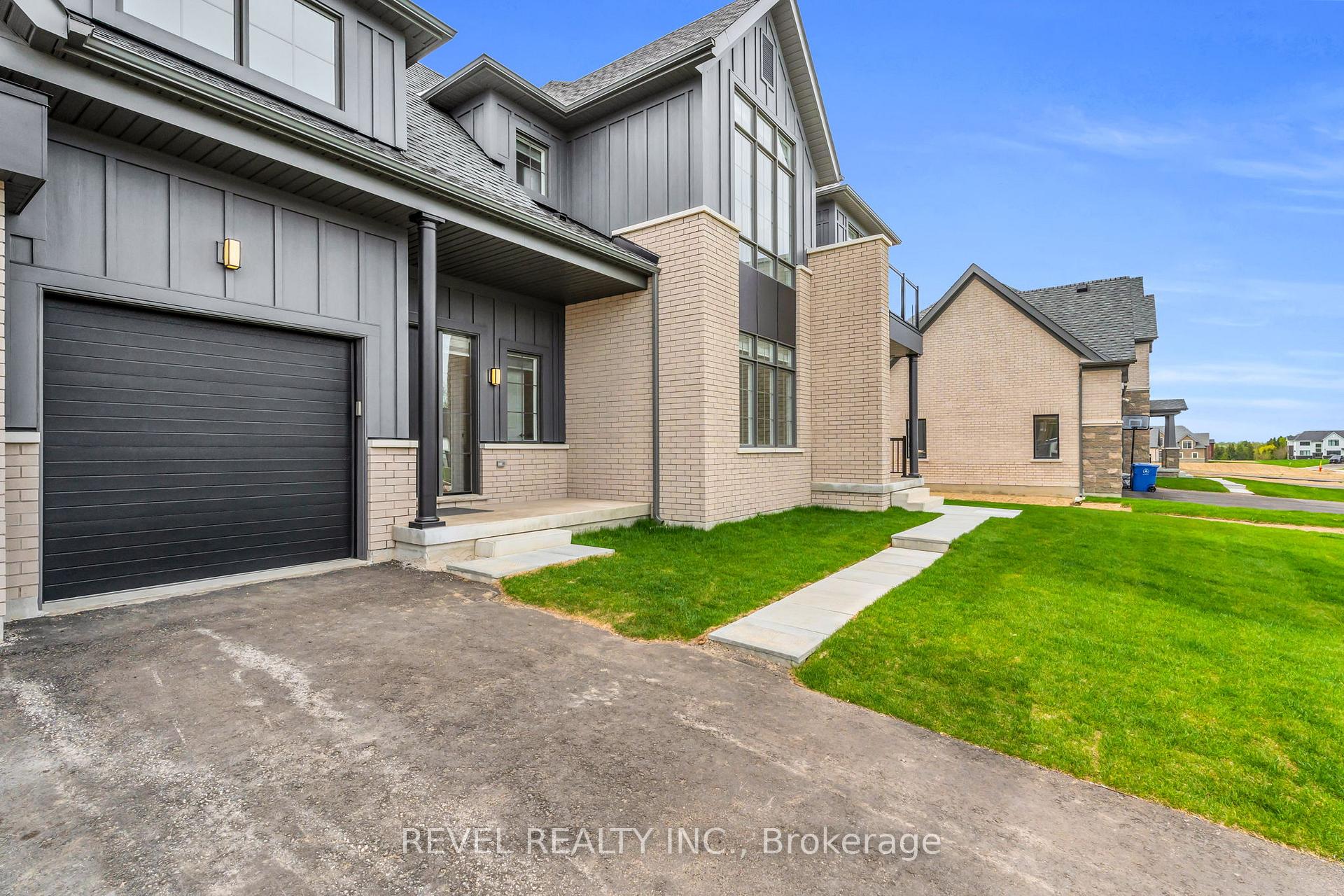Photo 3 of 36 Ewing Way, Amaranth, Rural Amaranth — HOMEH