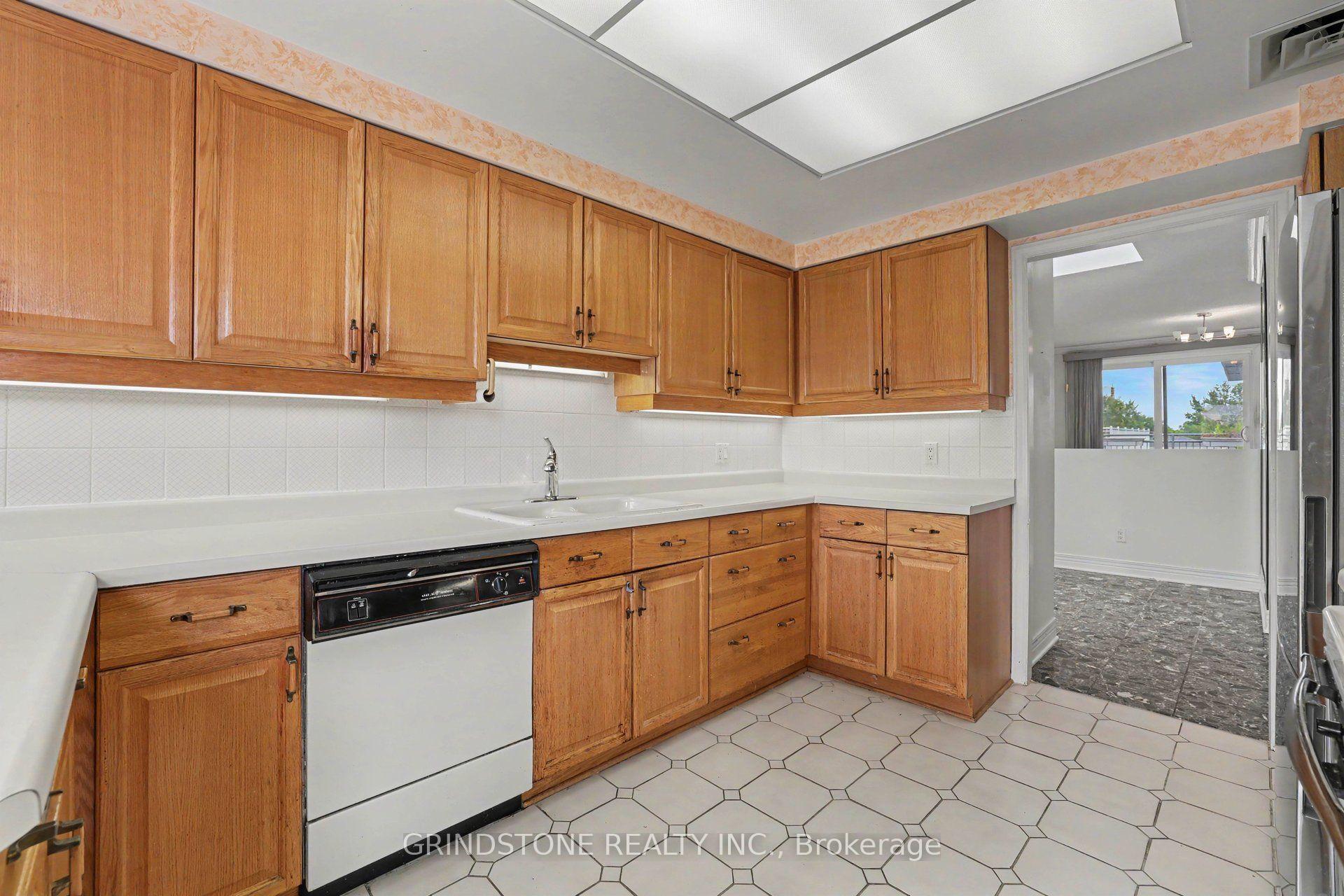 Photo 9 of Unit PH5, 959 North River Road, Ottawa, Overbrook — HOMEH