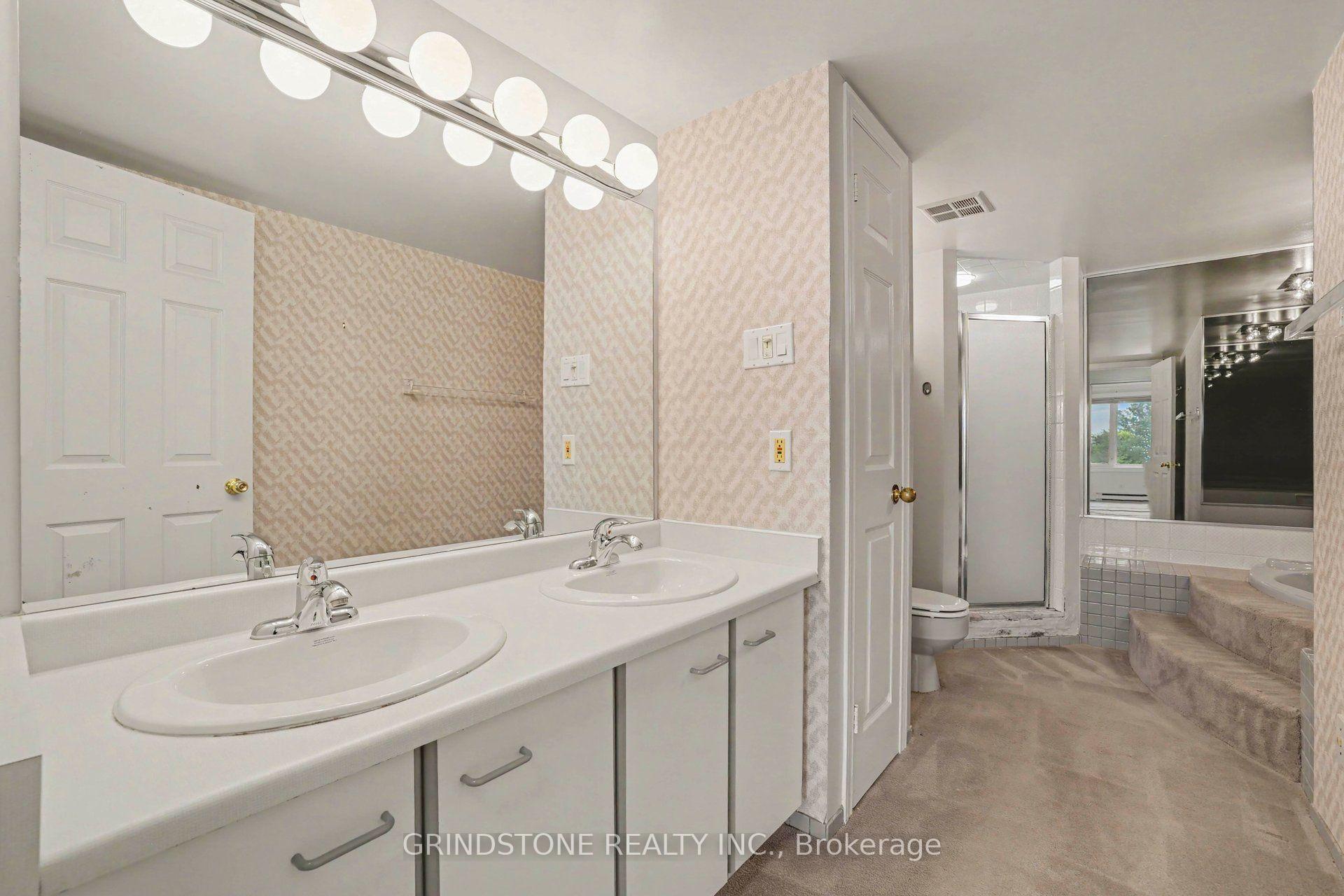 Photo 18 of Unit PH5, 959 North River Road, Ottawa, Overbrook — HOMEH