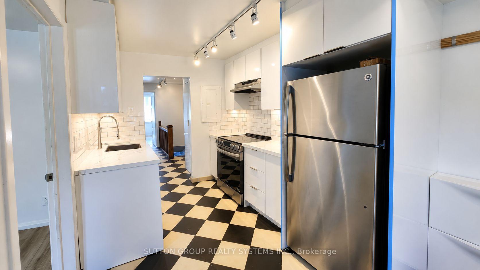 Photo 2 of Unit 2nd Floor, 616 Rogers Road, Toronto, Keelesdale-Eglinton West — HOMEH