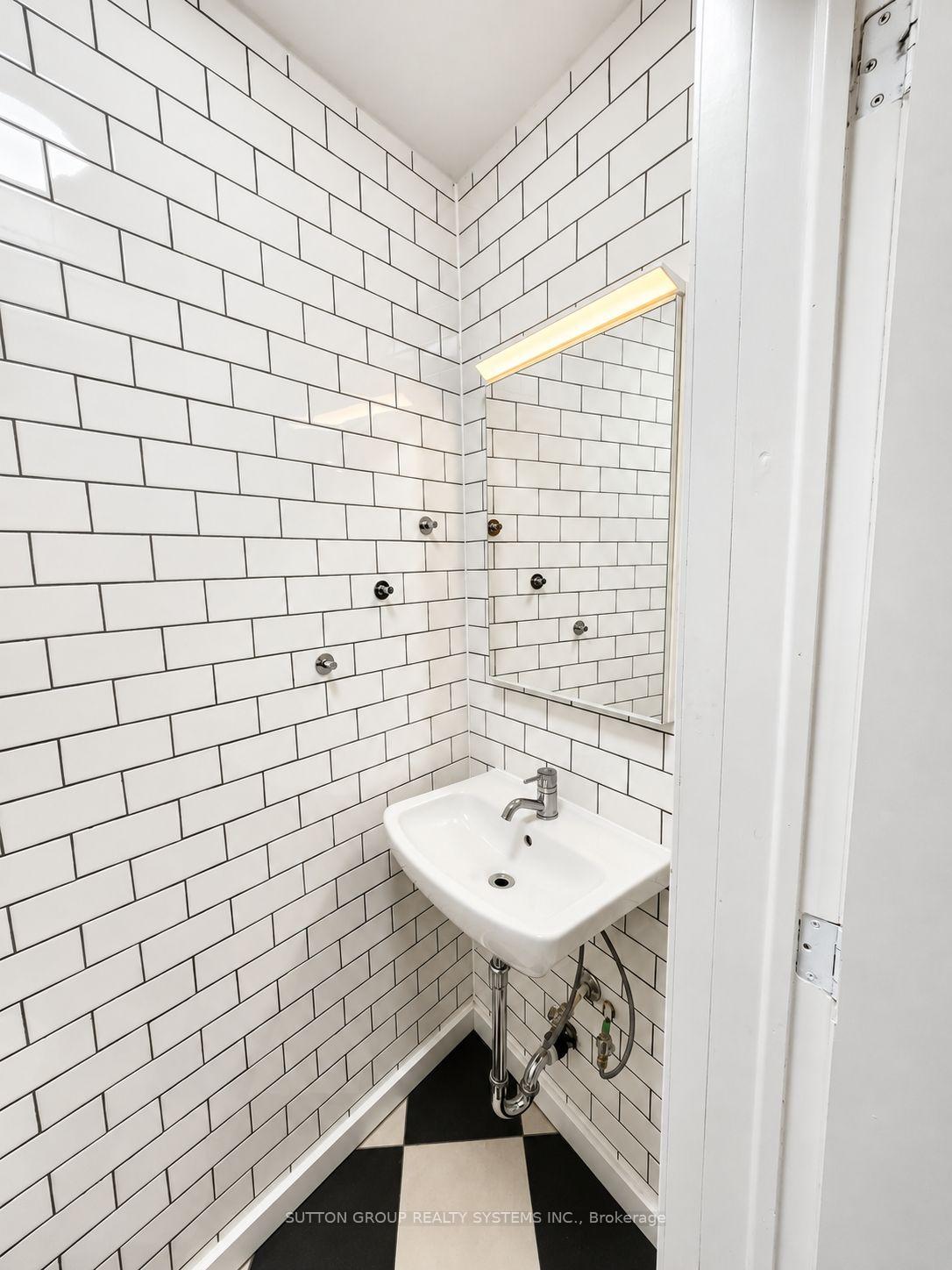 Photo 16 of Unit 2nd Floor, 616 Rogers Road, Toronto, Keelesdale-Eglinton West — HOMEH