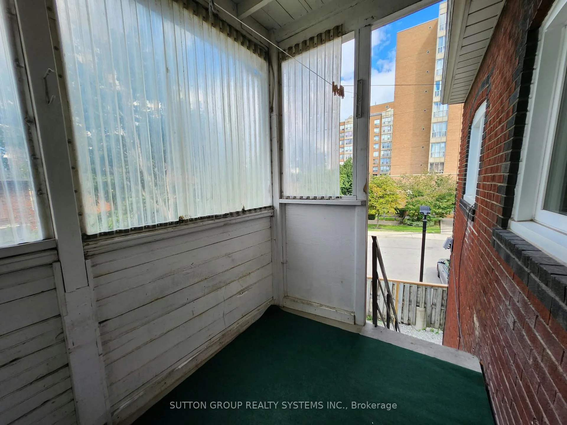 Photo 9 of Unit 2nd Floor, 616 Rogers Road, Toronto, Keelesdale-Eglinton West — HOMEH